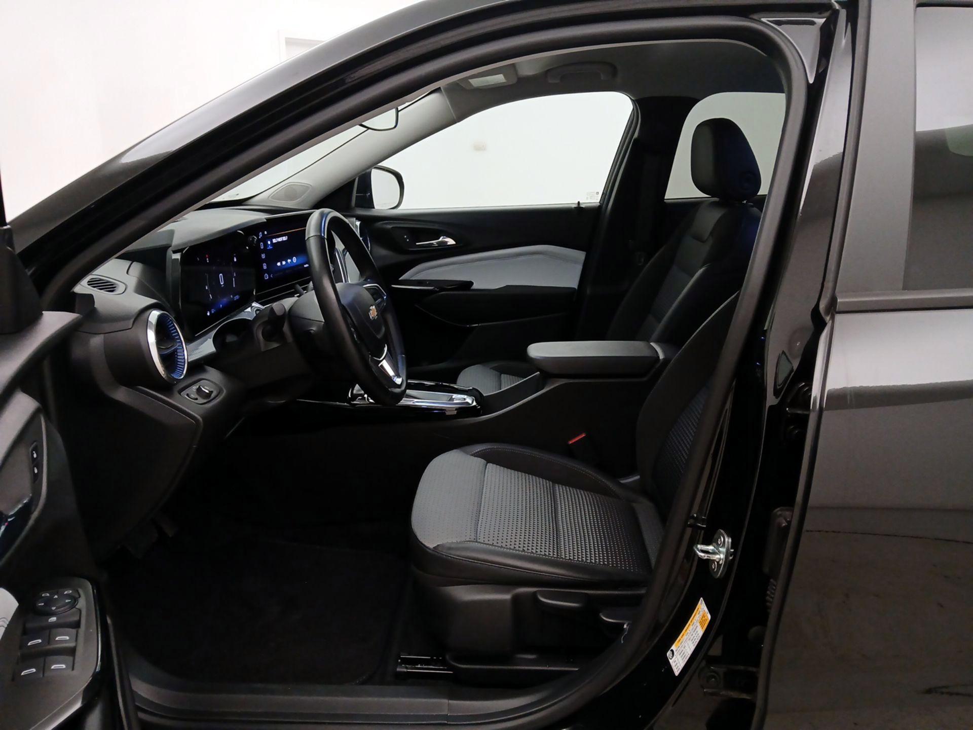 Thumbnail: 2024 Chevrolet Trax - 11