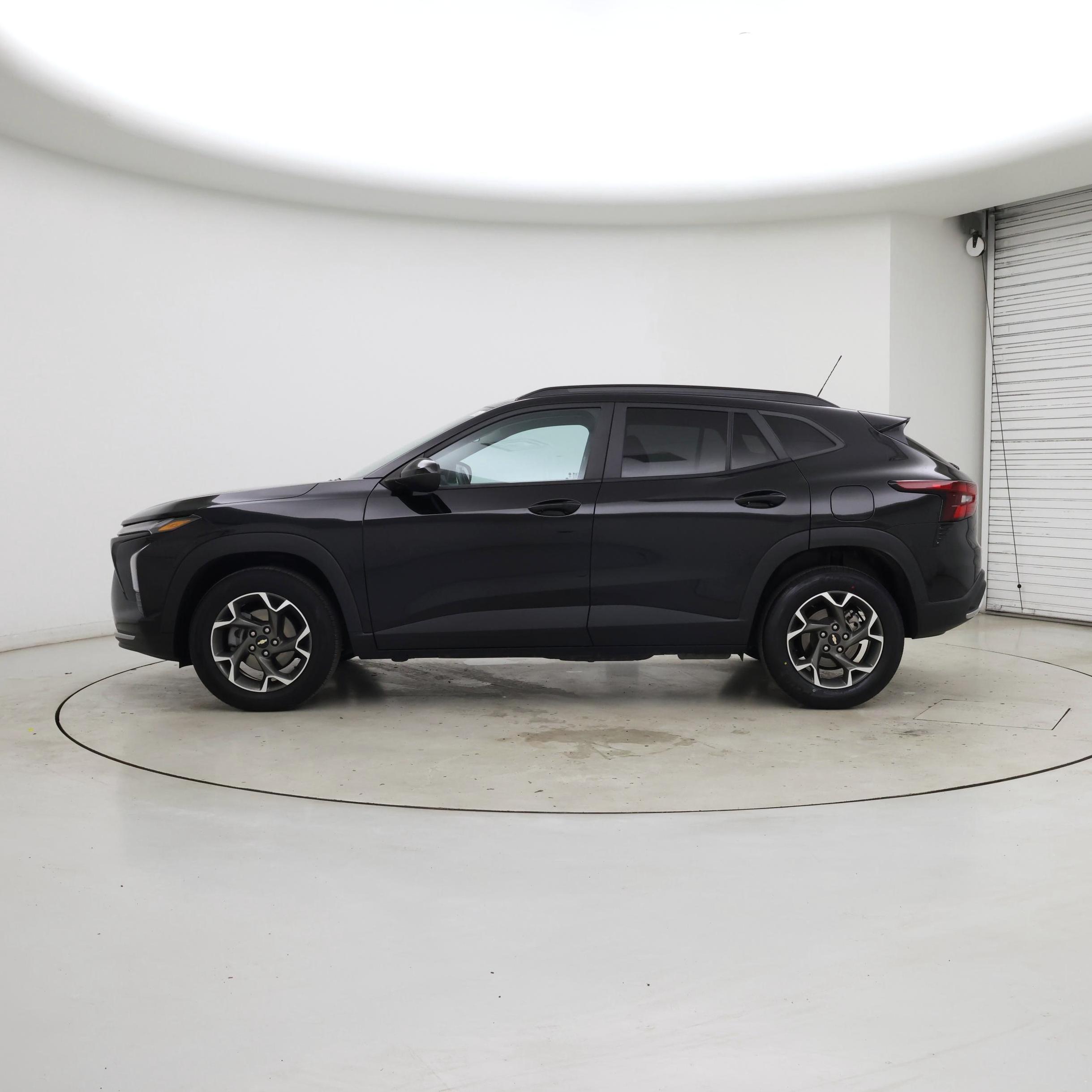 Thumbnail: 2024 Chevrolet Trax - 3