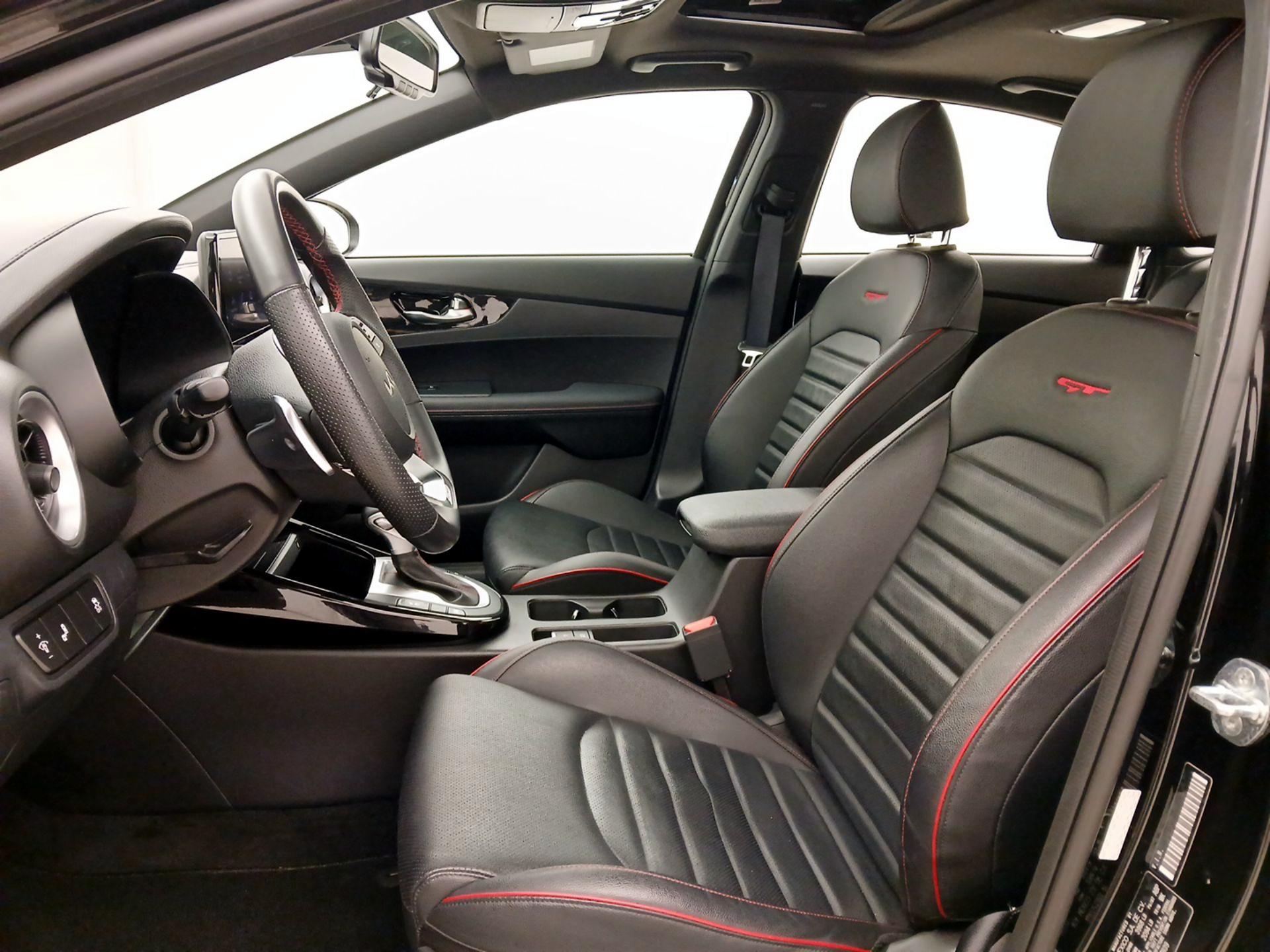 Thumbnail: 2022 Kia Forte - 11