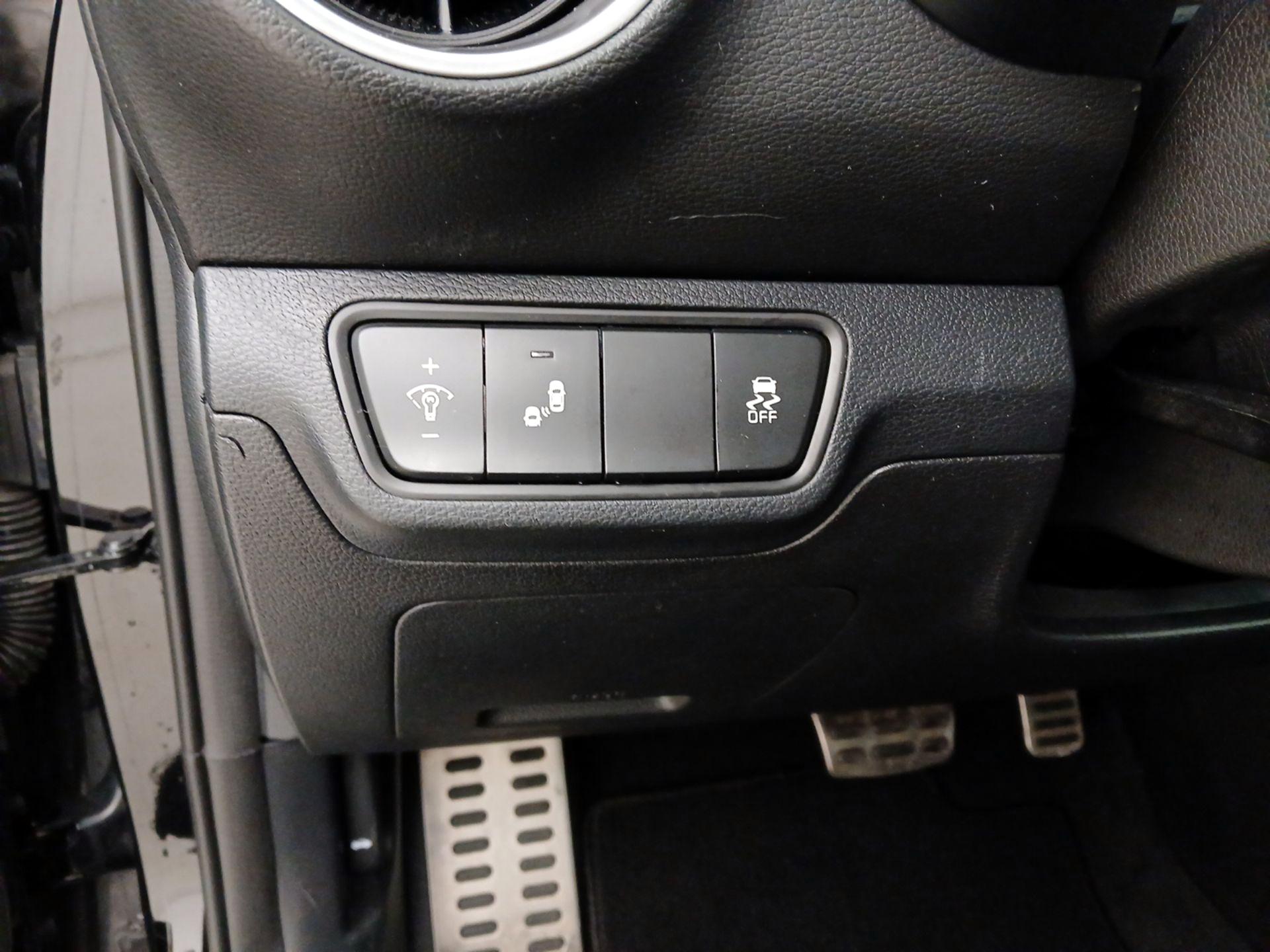 Thumbnail: 2022 Kia Forte - 13