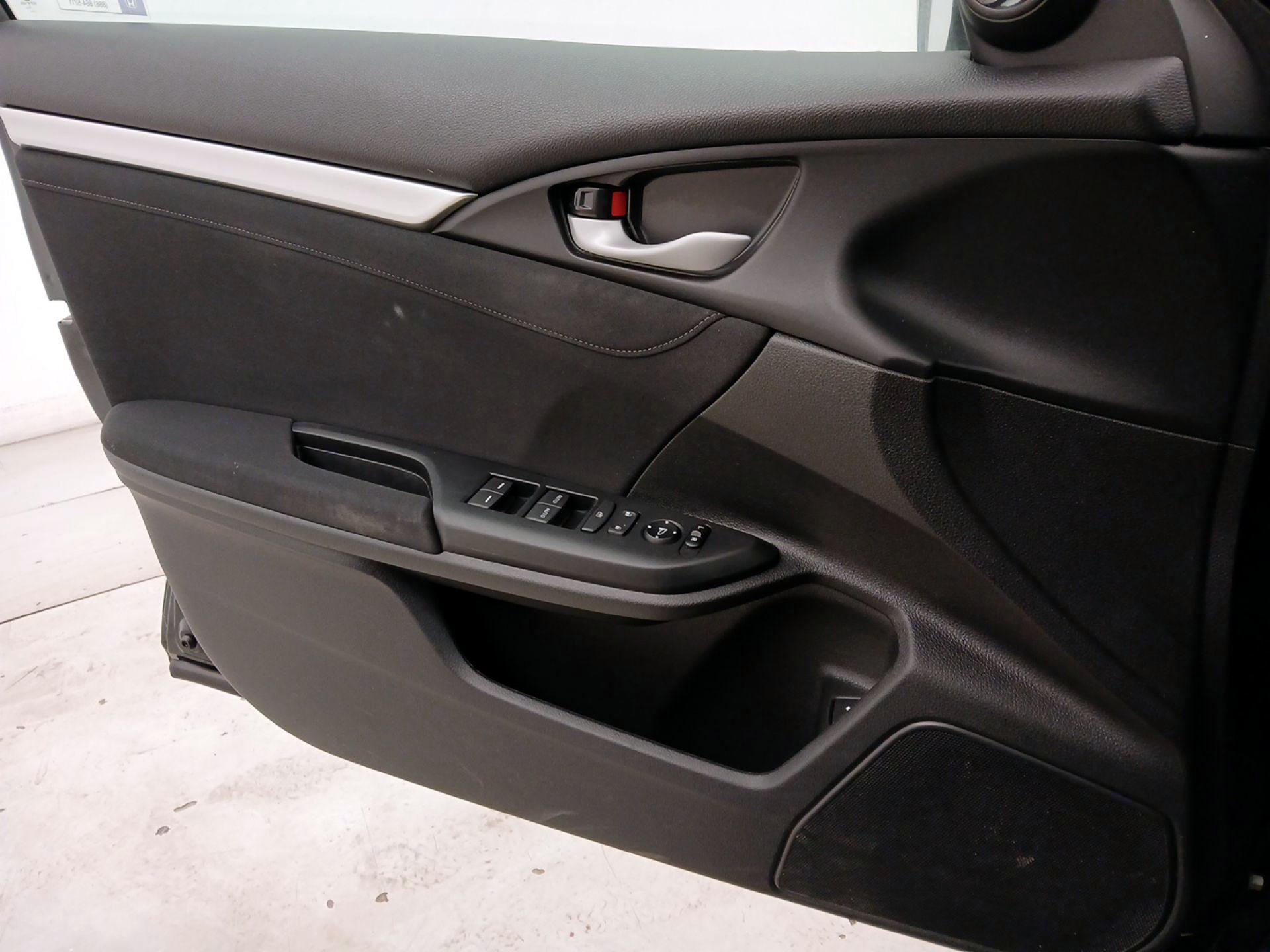 Thumbnail: 2018 Honda Civic - 12