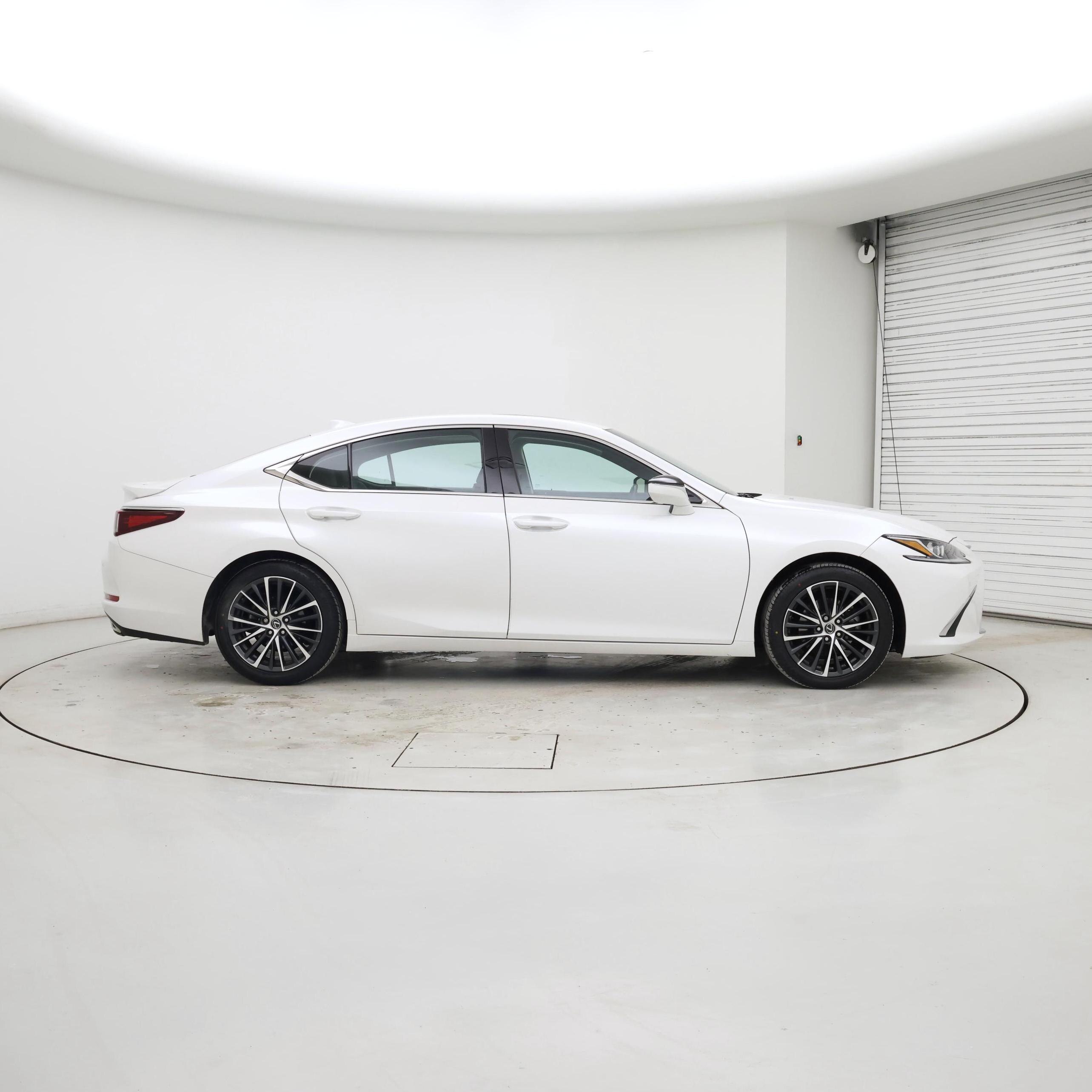 Thumbnail: 2023 Lexus ES - 7