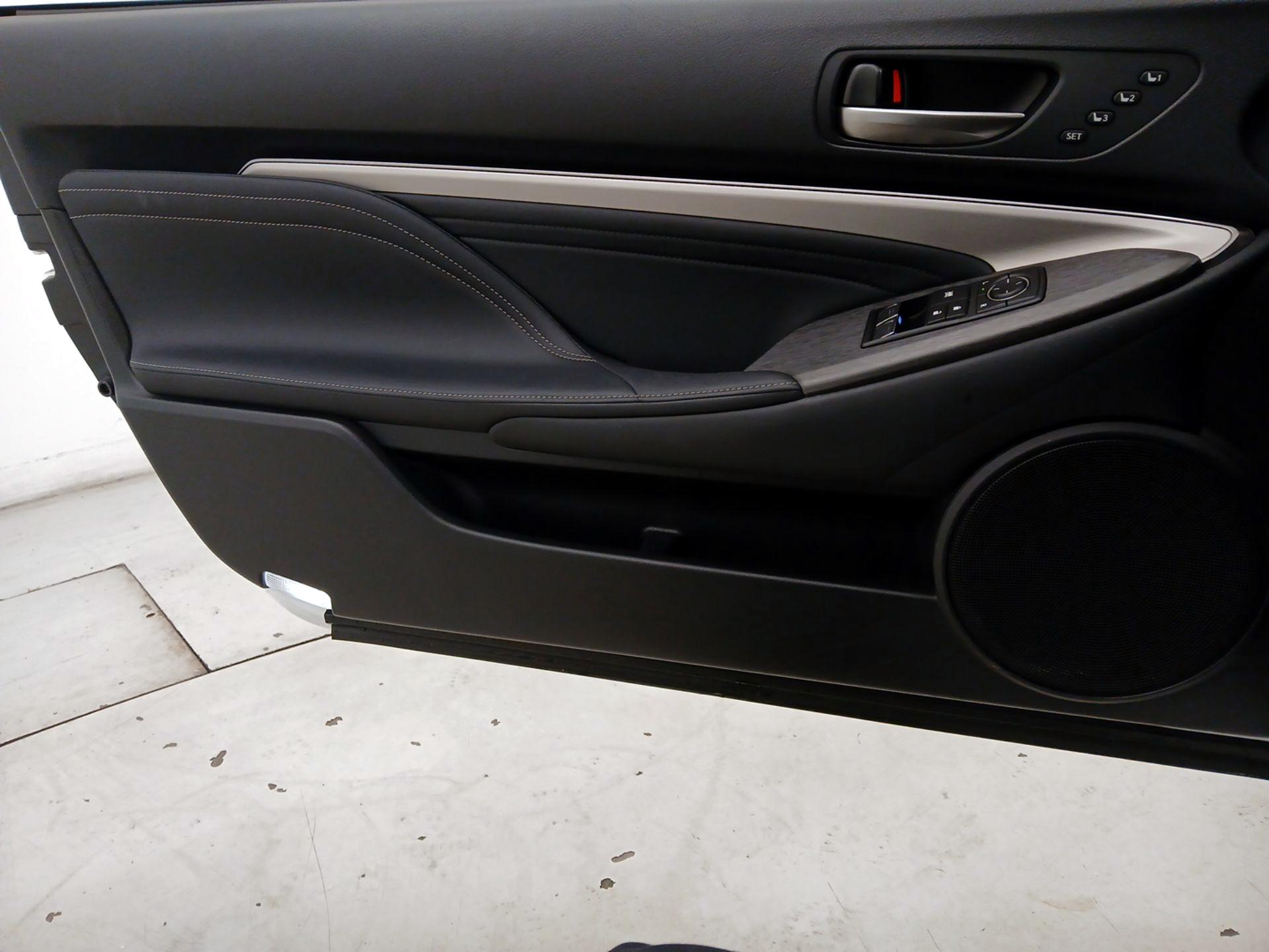 Thumbnail: 2021 Lexus RC - 12