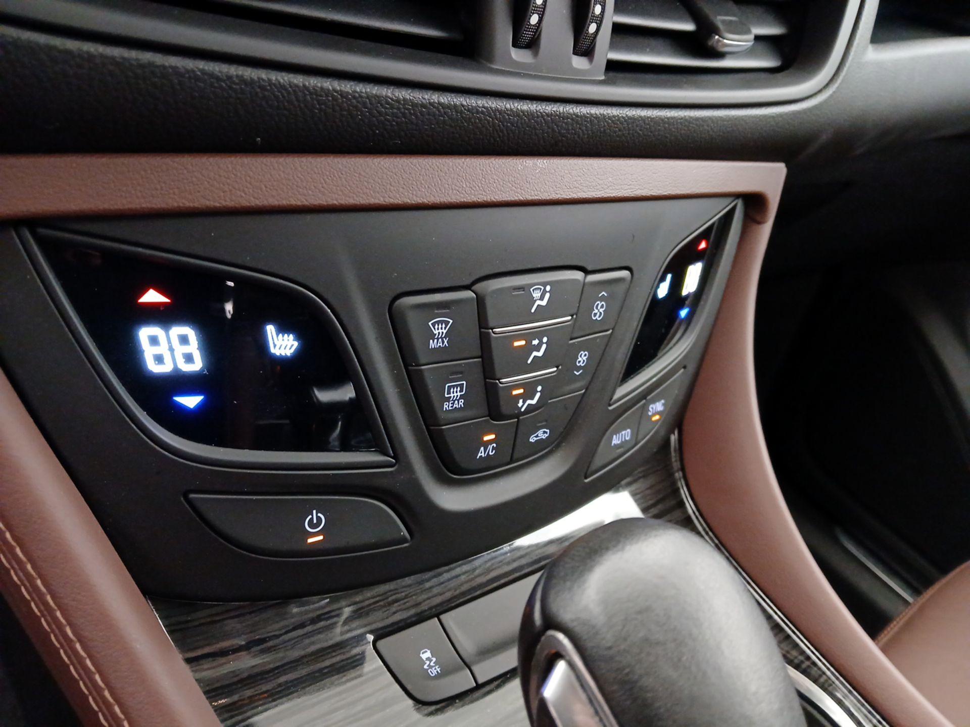 Thumbnail: 2017 Buick Envision - 16