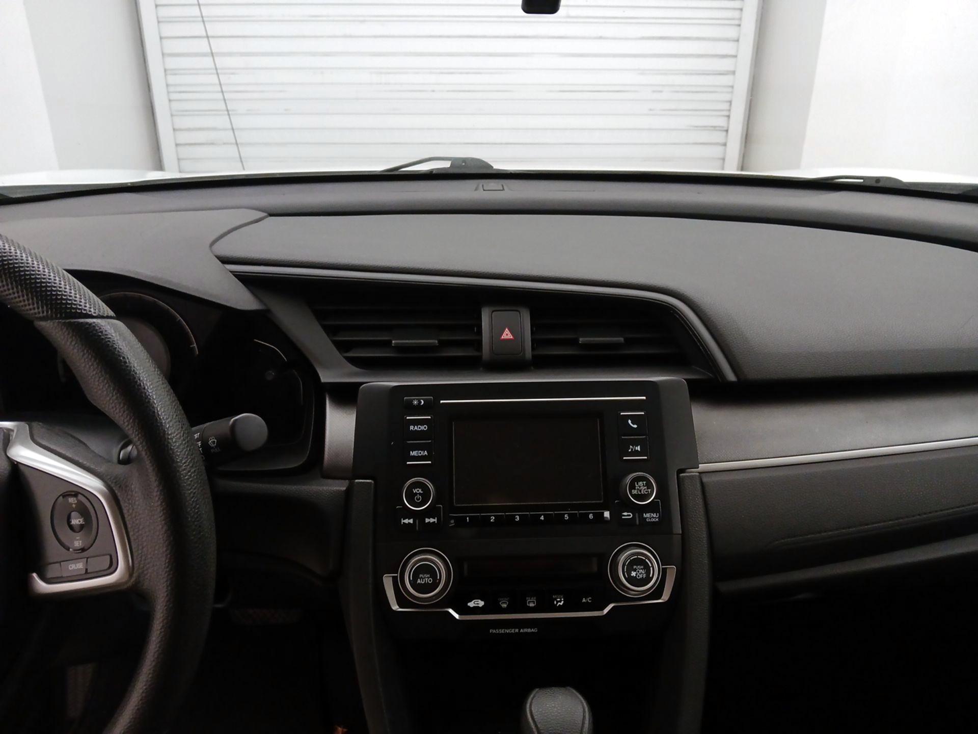 Thumbnail: 2016 Honda Civic - 9