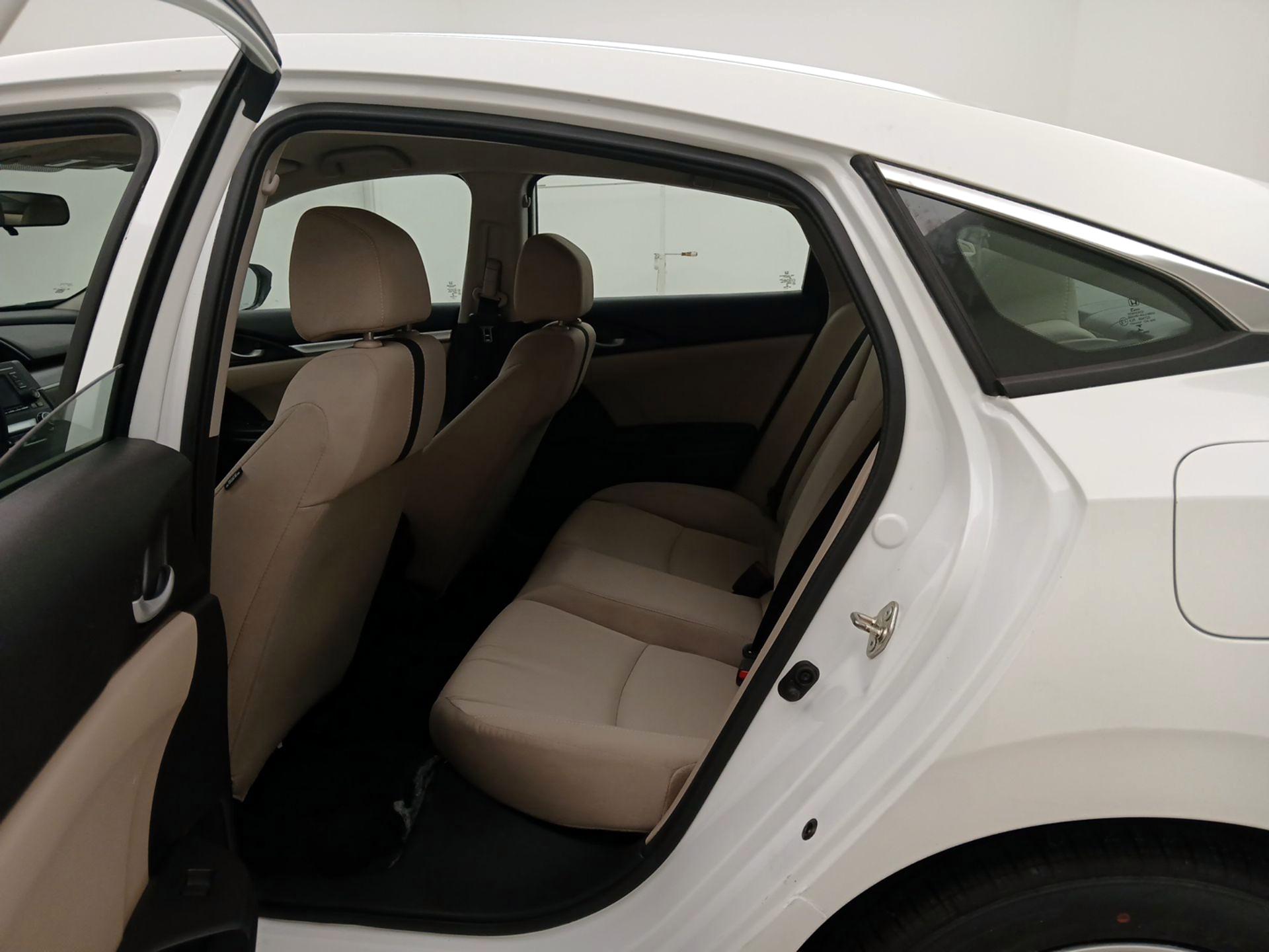 Thumbnail: 2016 Honda Civic - 18