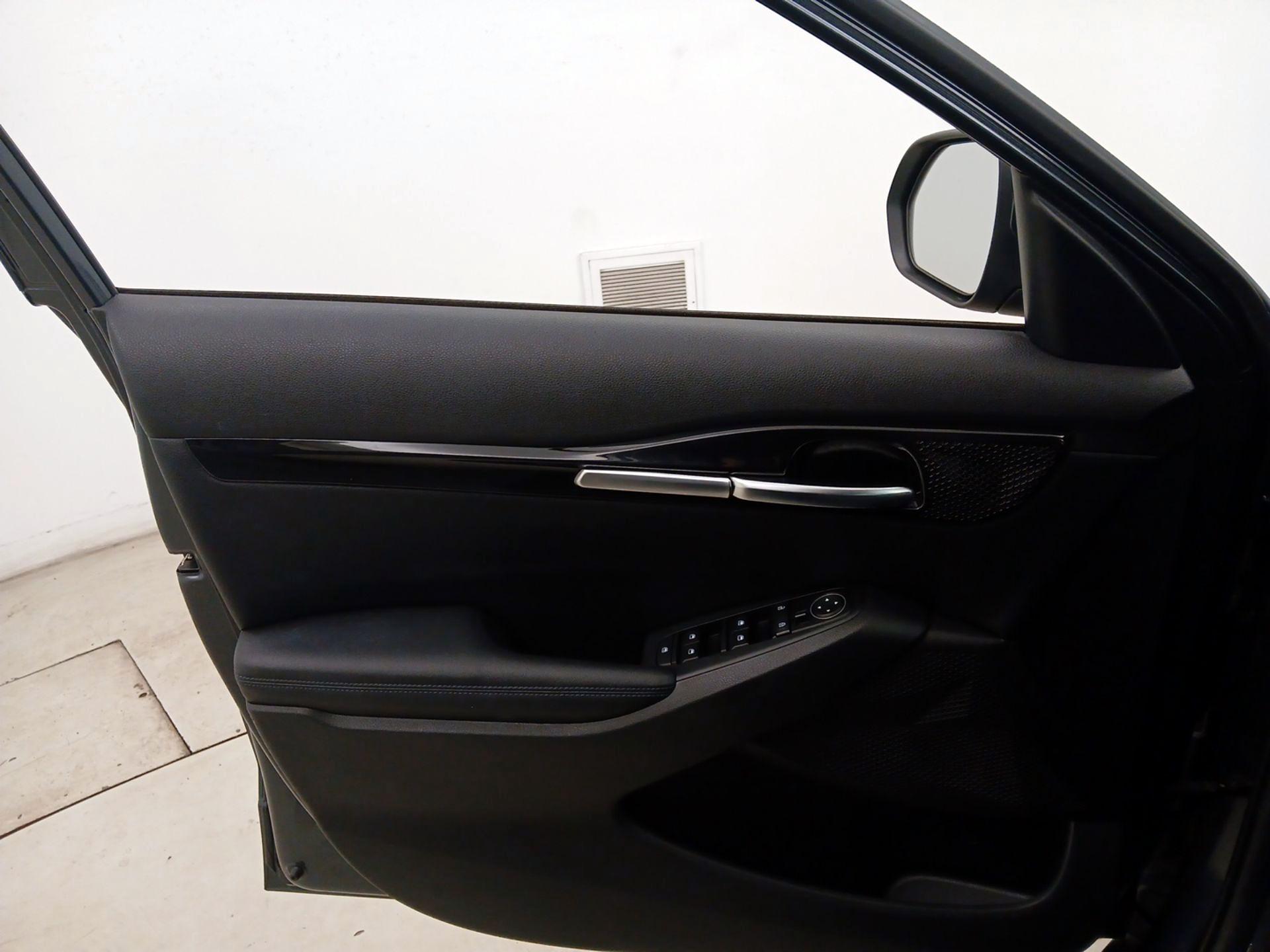 Thumbnail: 2021 Kia Seltos - 12