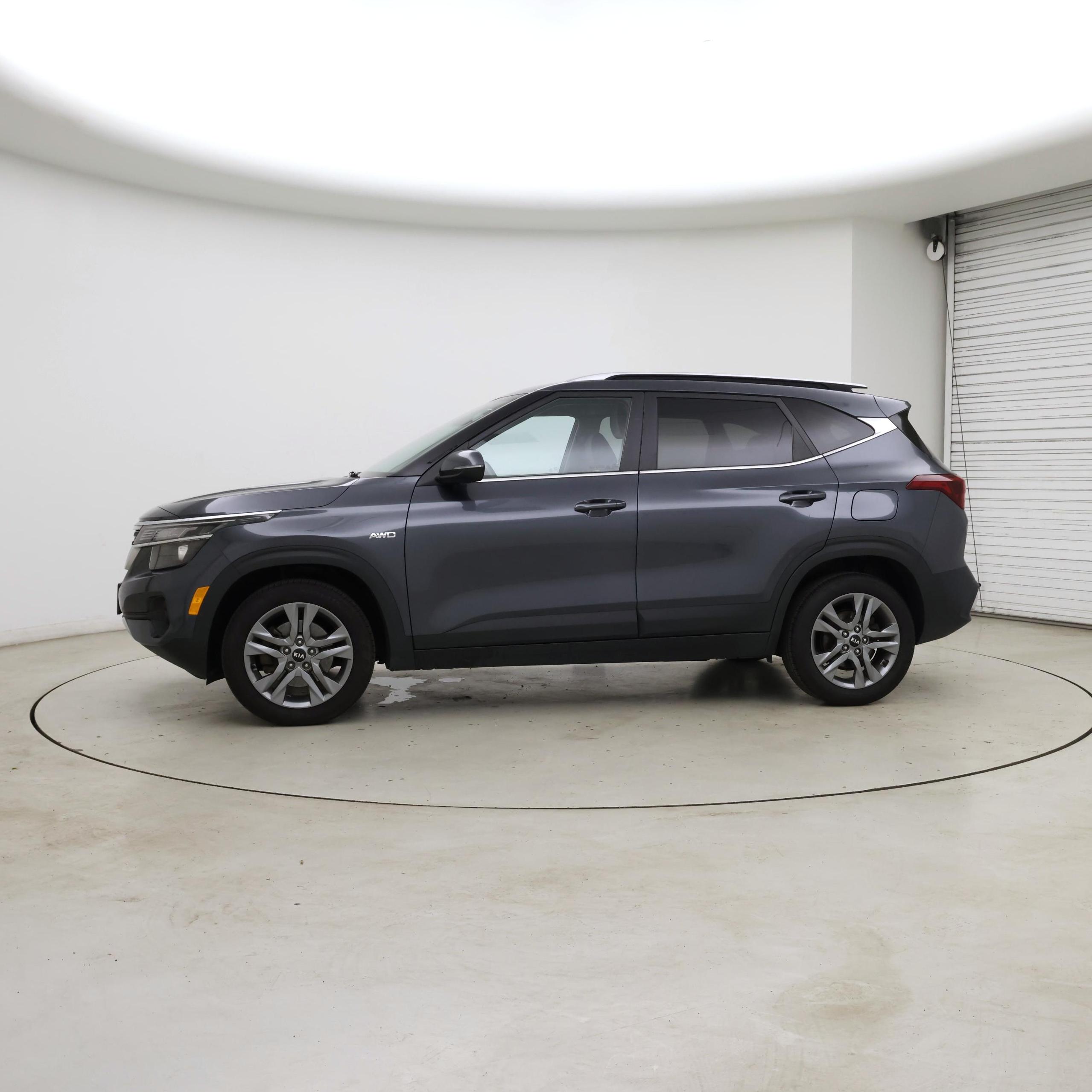 Thumbnail: 2021 Kia Seltos - 3