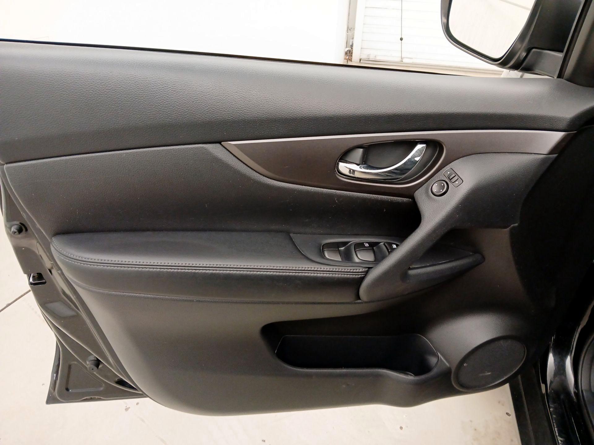 Thumbnail: 2014 Nissan Rogue - 12