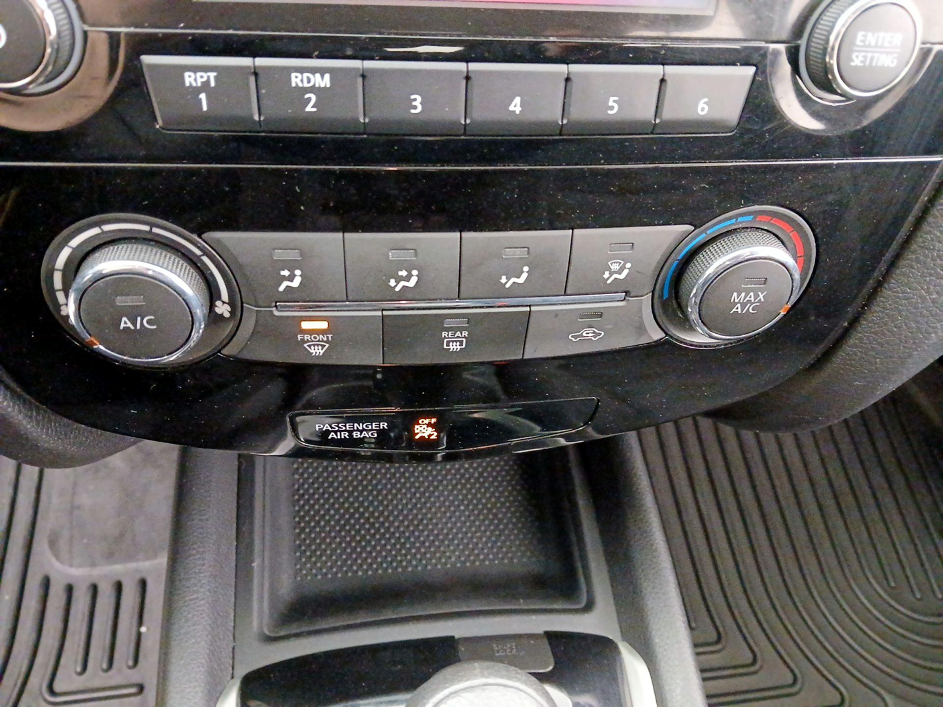 Thumbnail: 2014 Nissan Rogue - 16