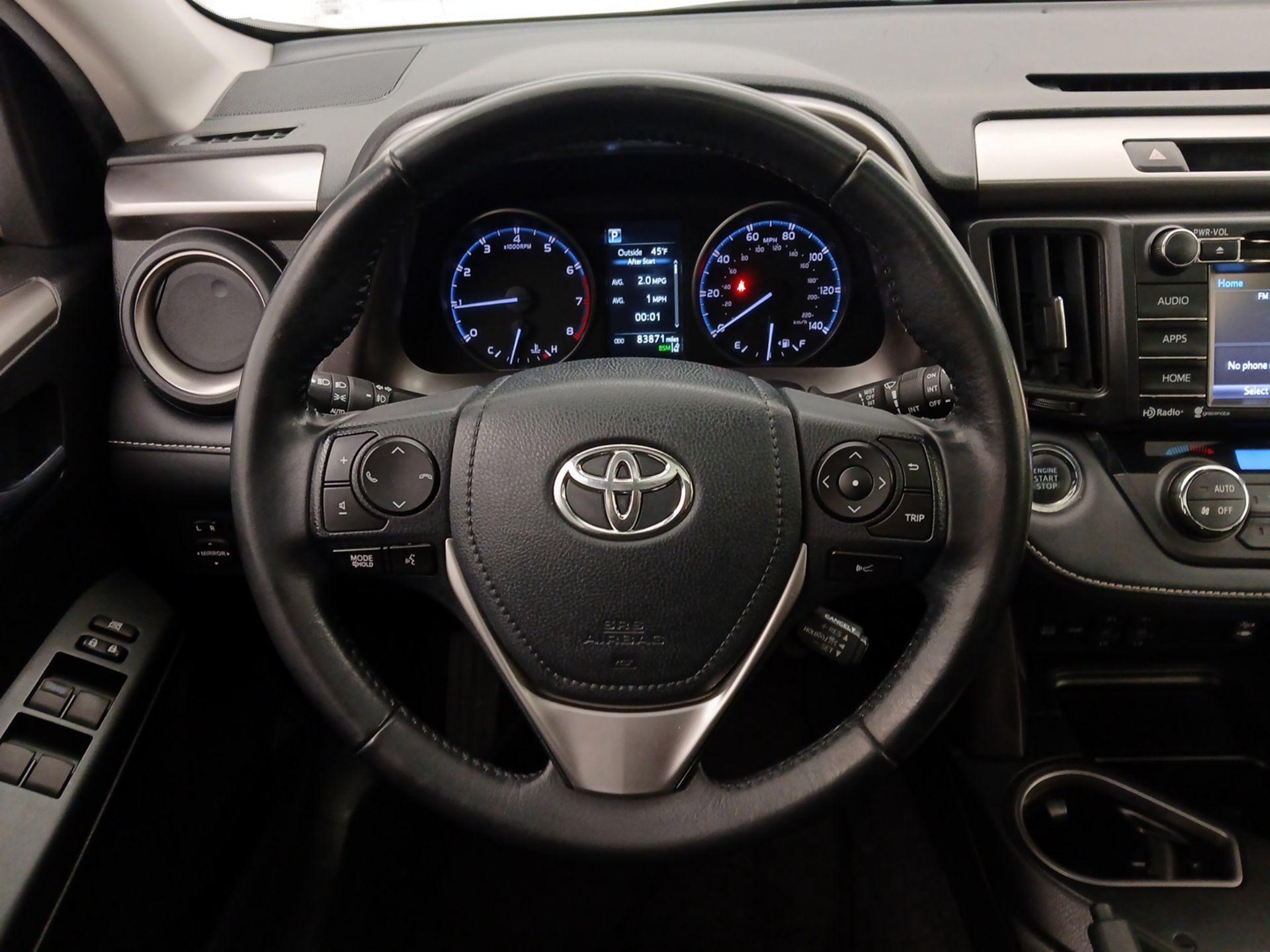 Thumbnail: 2018 Toyota RAV4 - 10