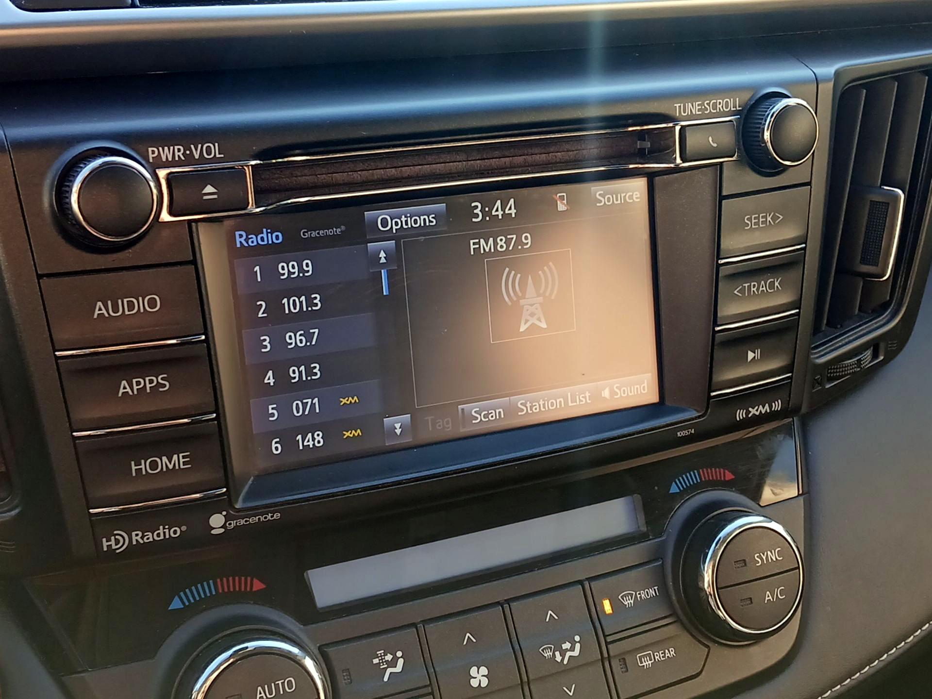 Thumbnail: 2018 Toyota RAV4 - 15