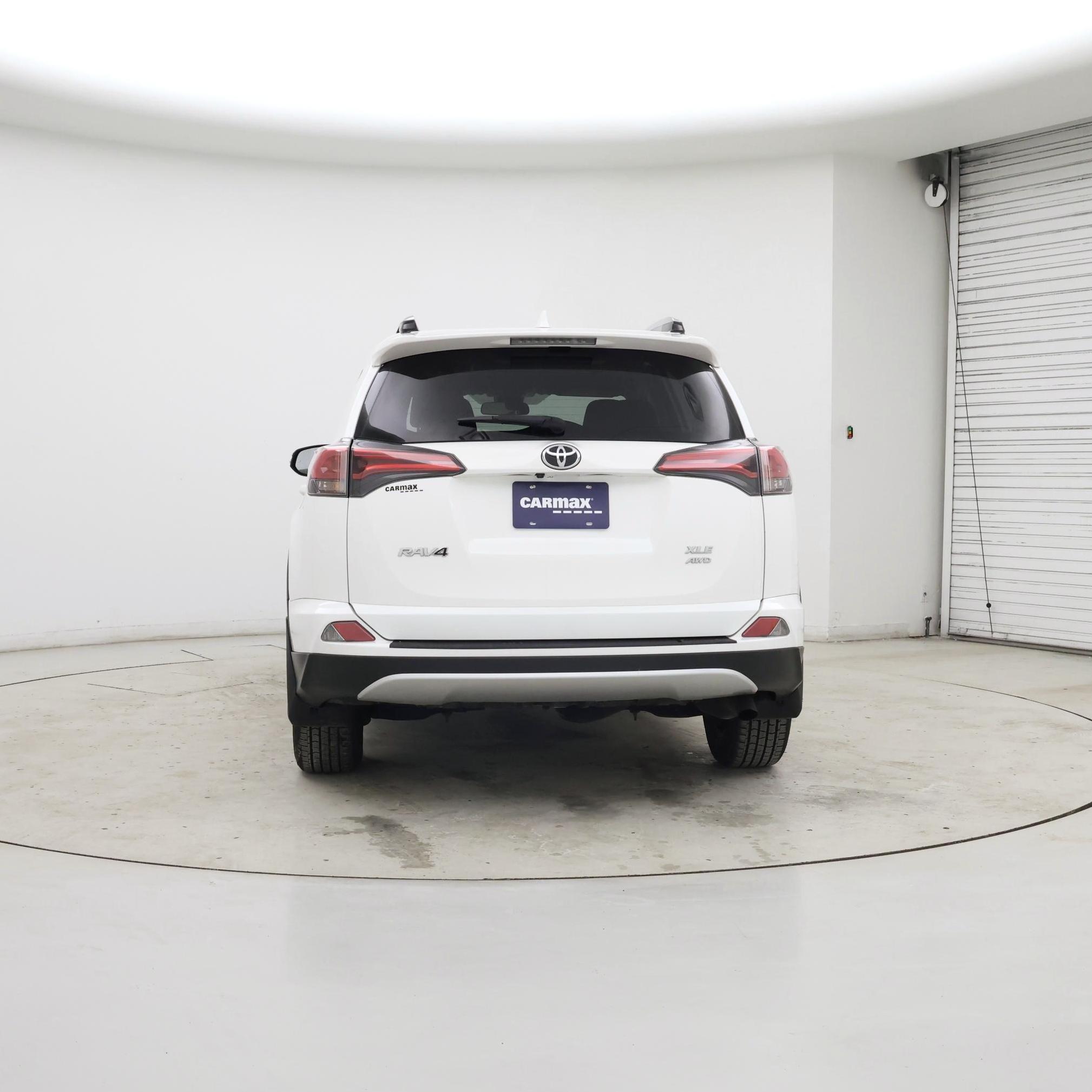 Thumbnail: 2018 Toyota RAV4 - 6