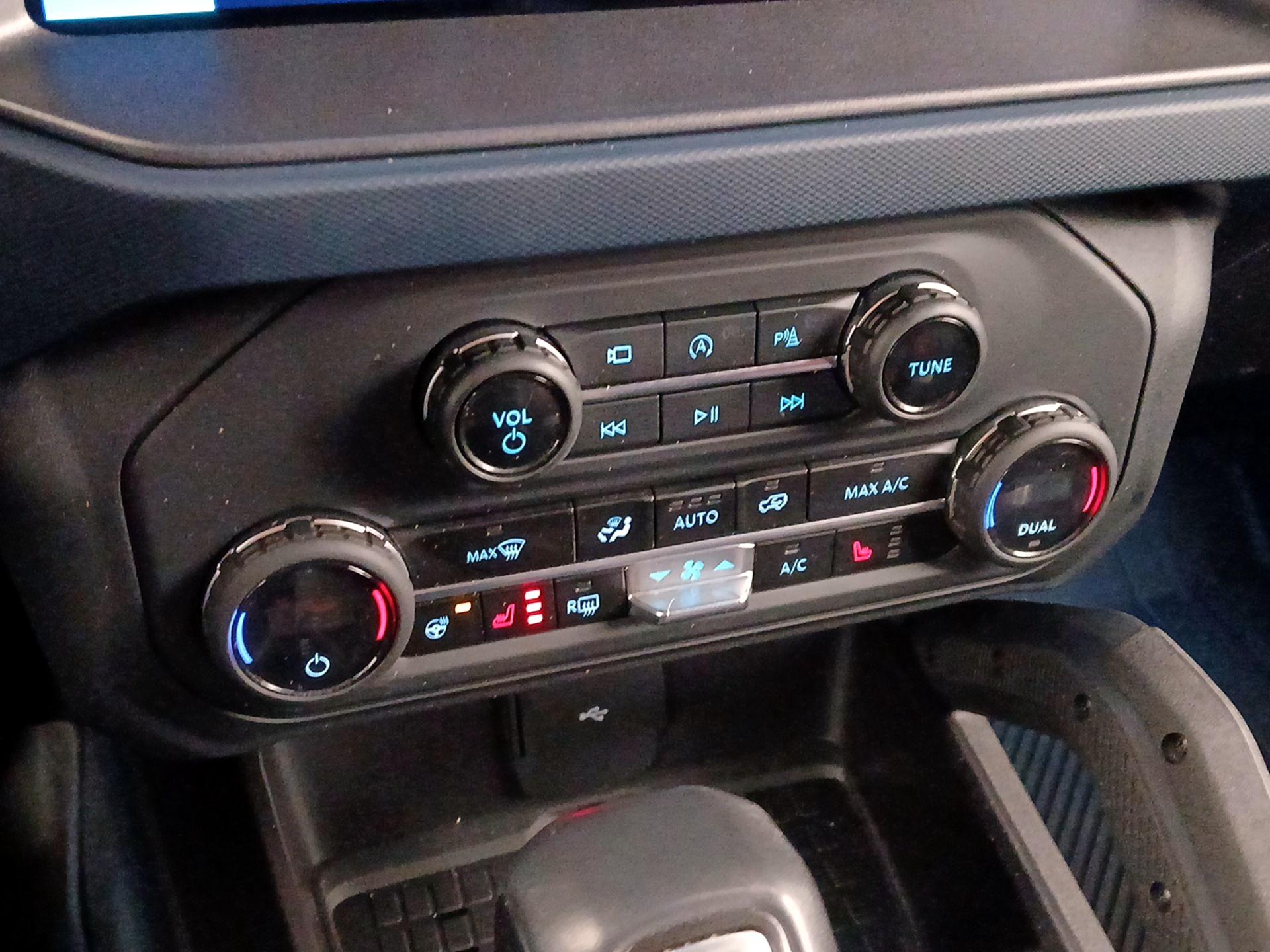 Thumbnail: 2024 Ford Bronco - 17