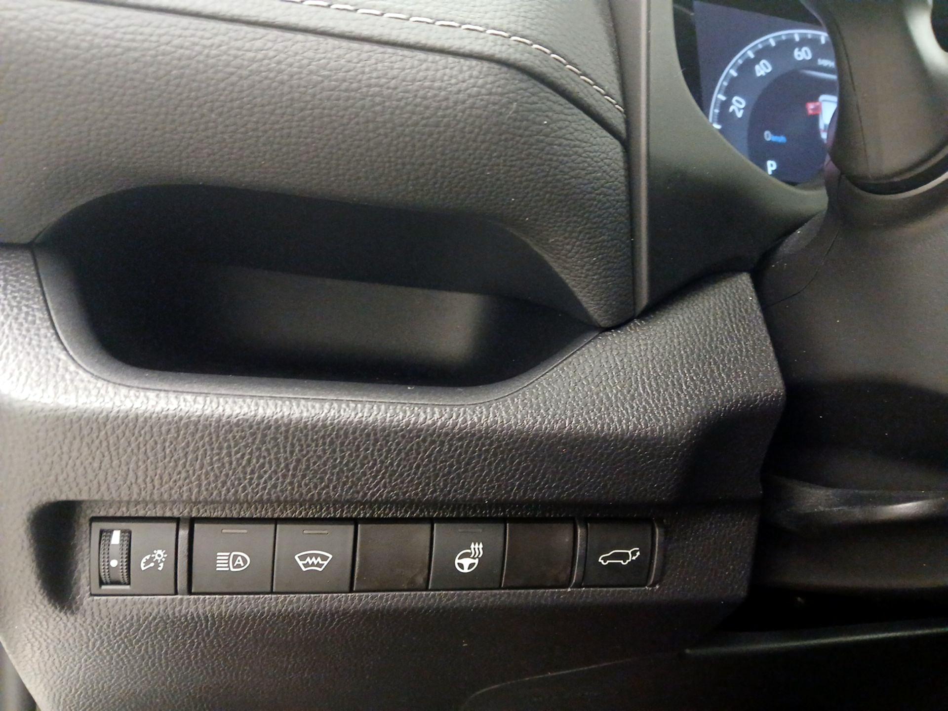 Thumbnail: 2025 Toyota RAV4 - 13