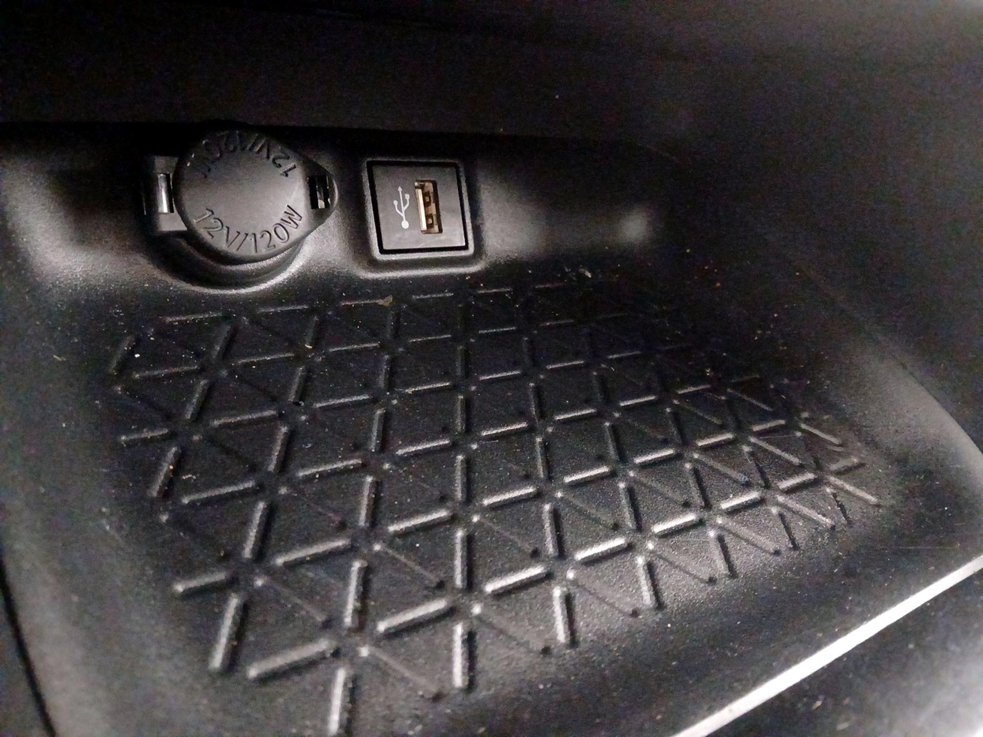 Thumbnail: 2025 Toyota RAV4 - 18