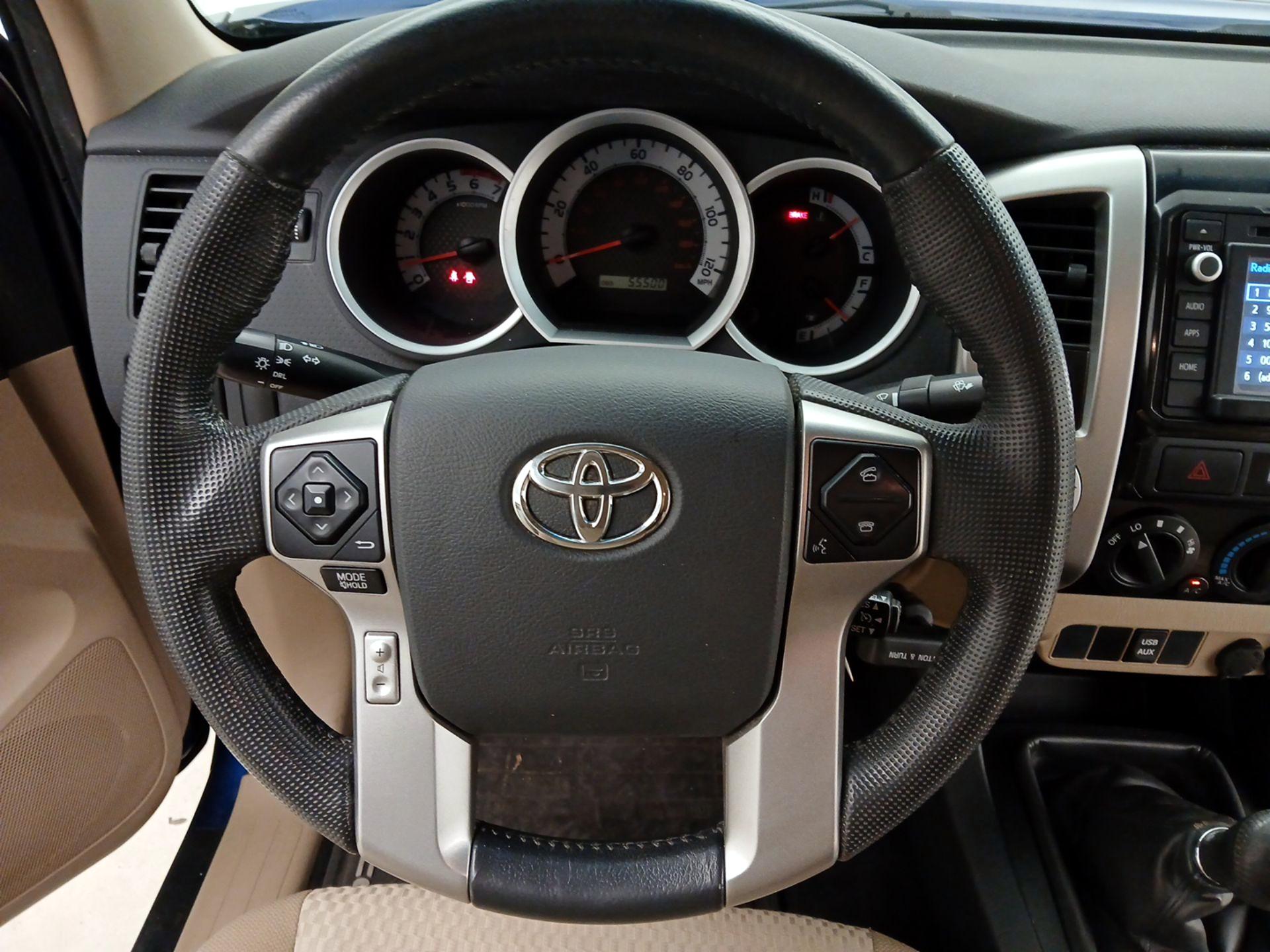 Thumbnail: 2014 Toyota Tacoma - 10