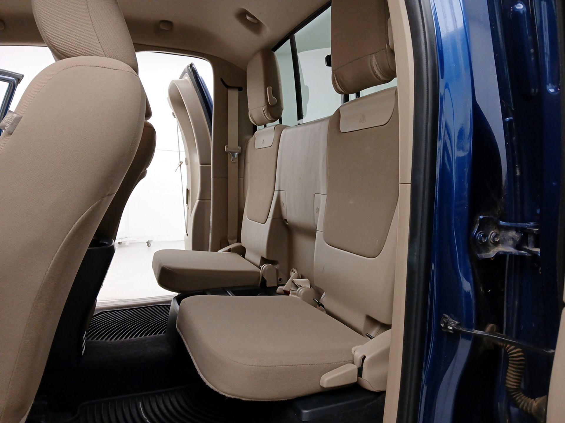 Thumbnail: 2014 Toyota Tacoma - 18