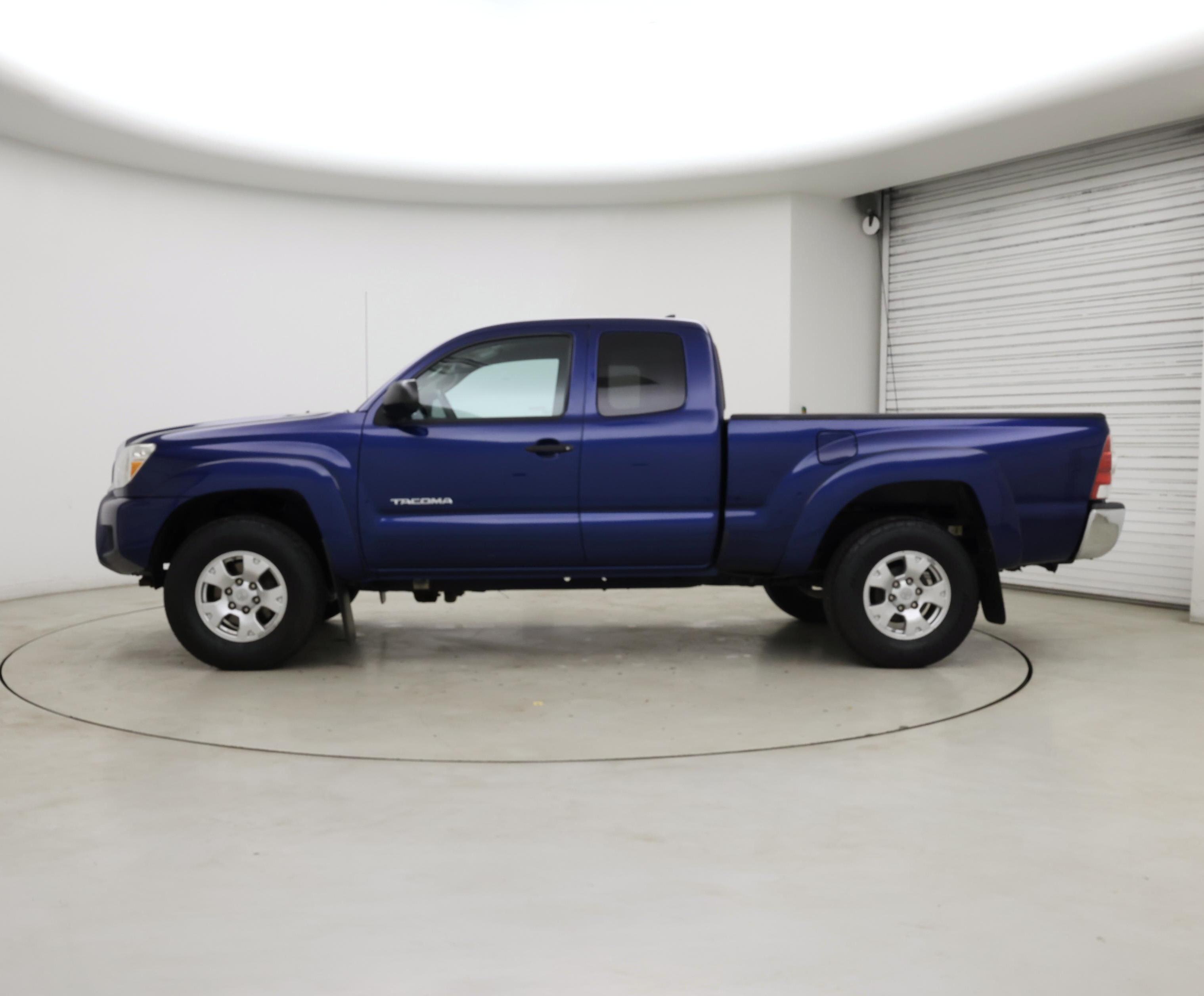 Thumbnail: 2014 Toyota Tacoma - 3