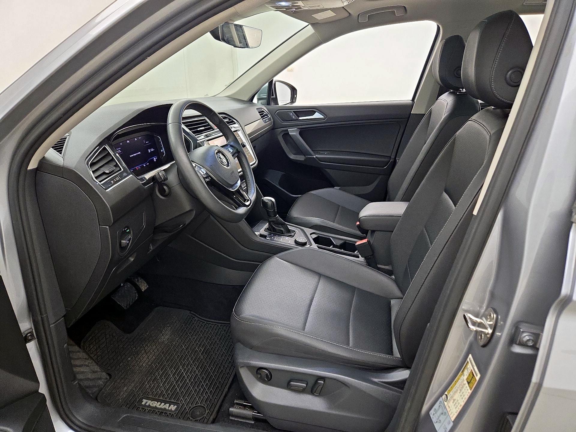 Thumbnail: 2020 Volkswagen Tiguan - 11