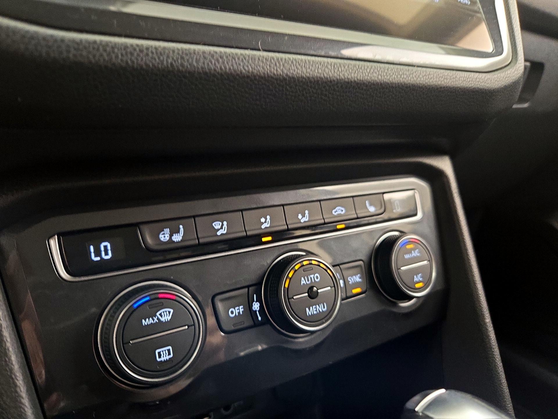 Thumbnail: 2020 Volkswagen Tiguan - 15