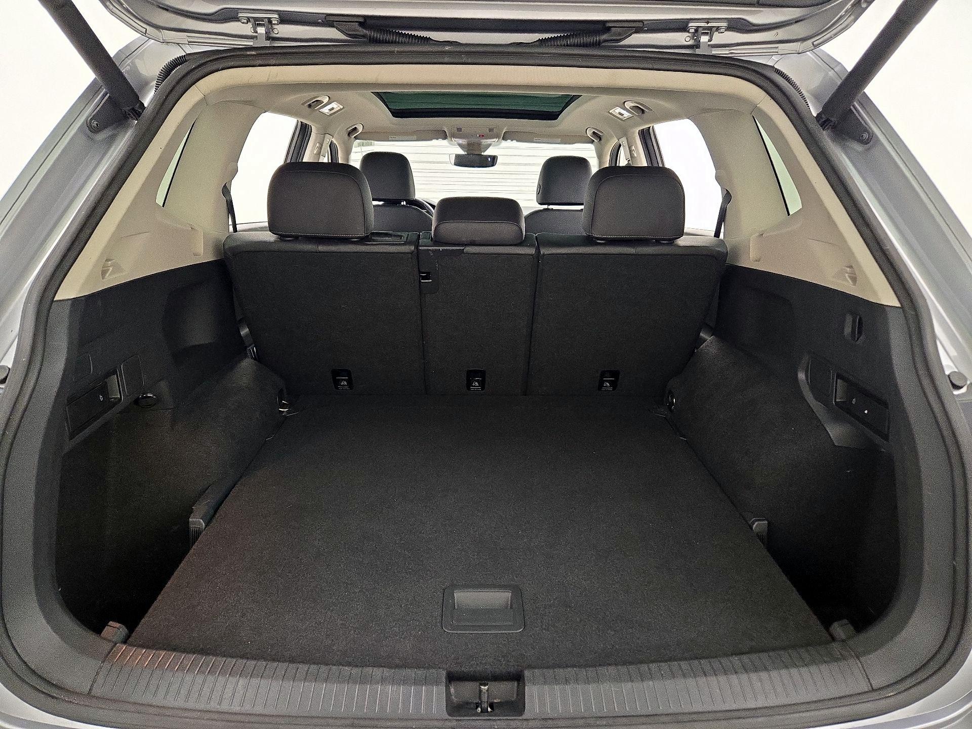 Thumbnail: 2020 Volkswagen Tiguan - 19