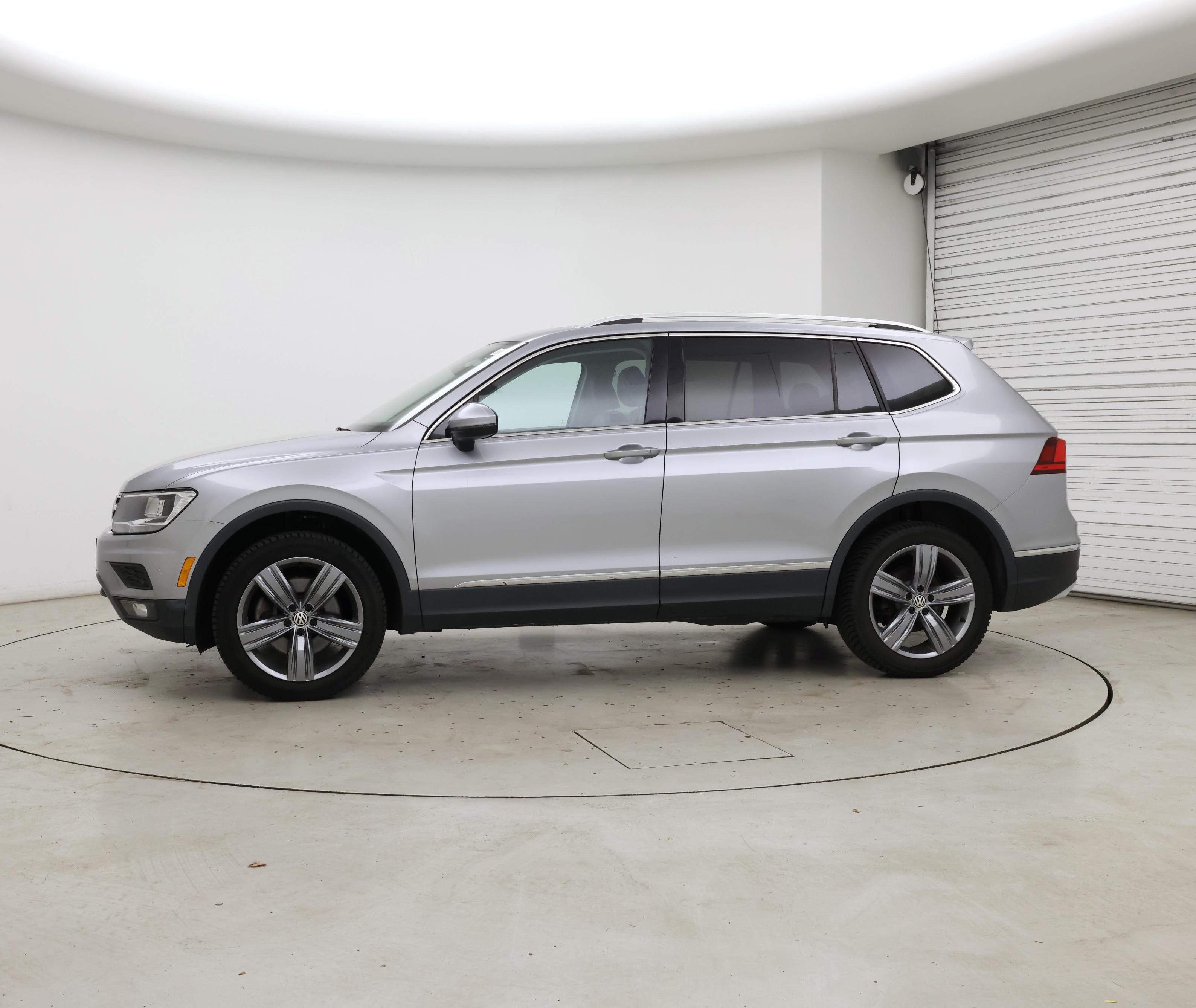 Thumbnail: 2020 Volkswagen Tiguan - 3