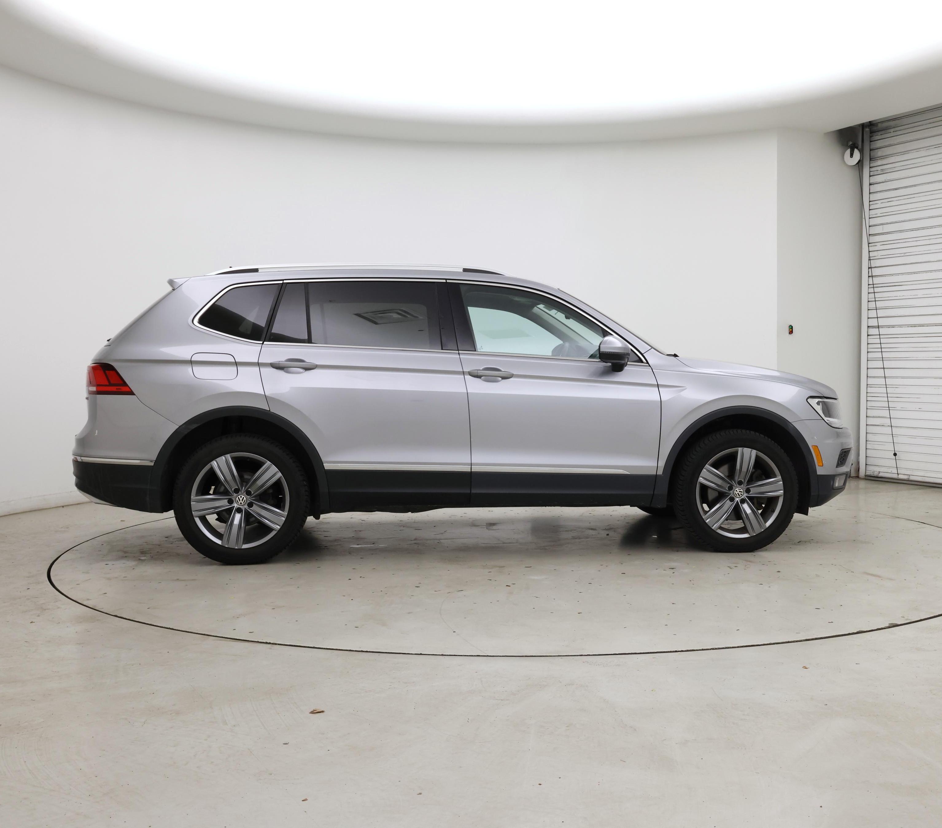 Thumbnail: 2020 Volkswagen Tiguan - 7