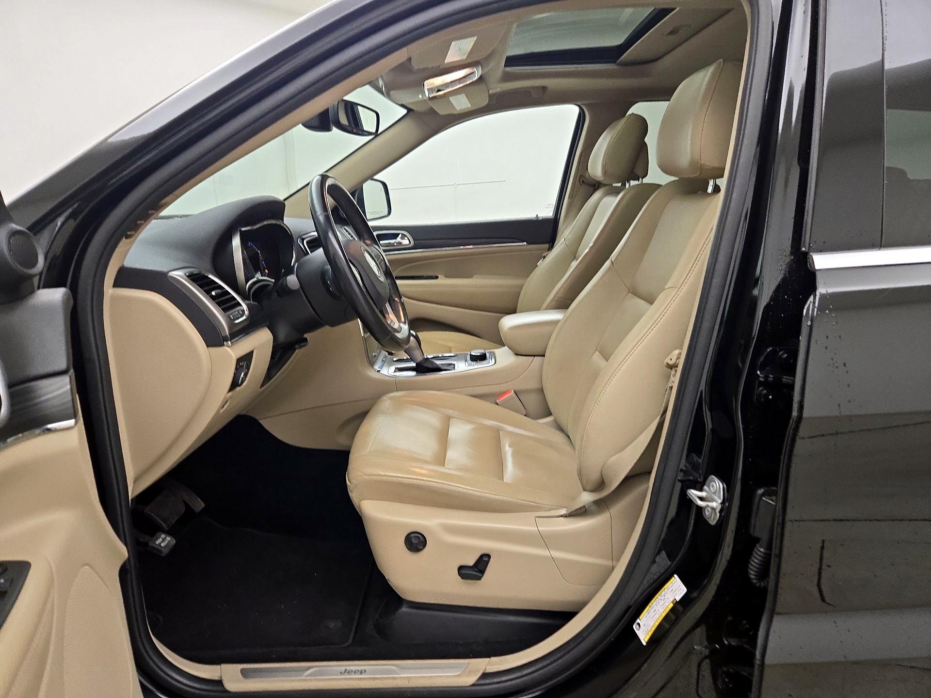 Thumbnail: 2020 Jeep Grand Cherokee - 11