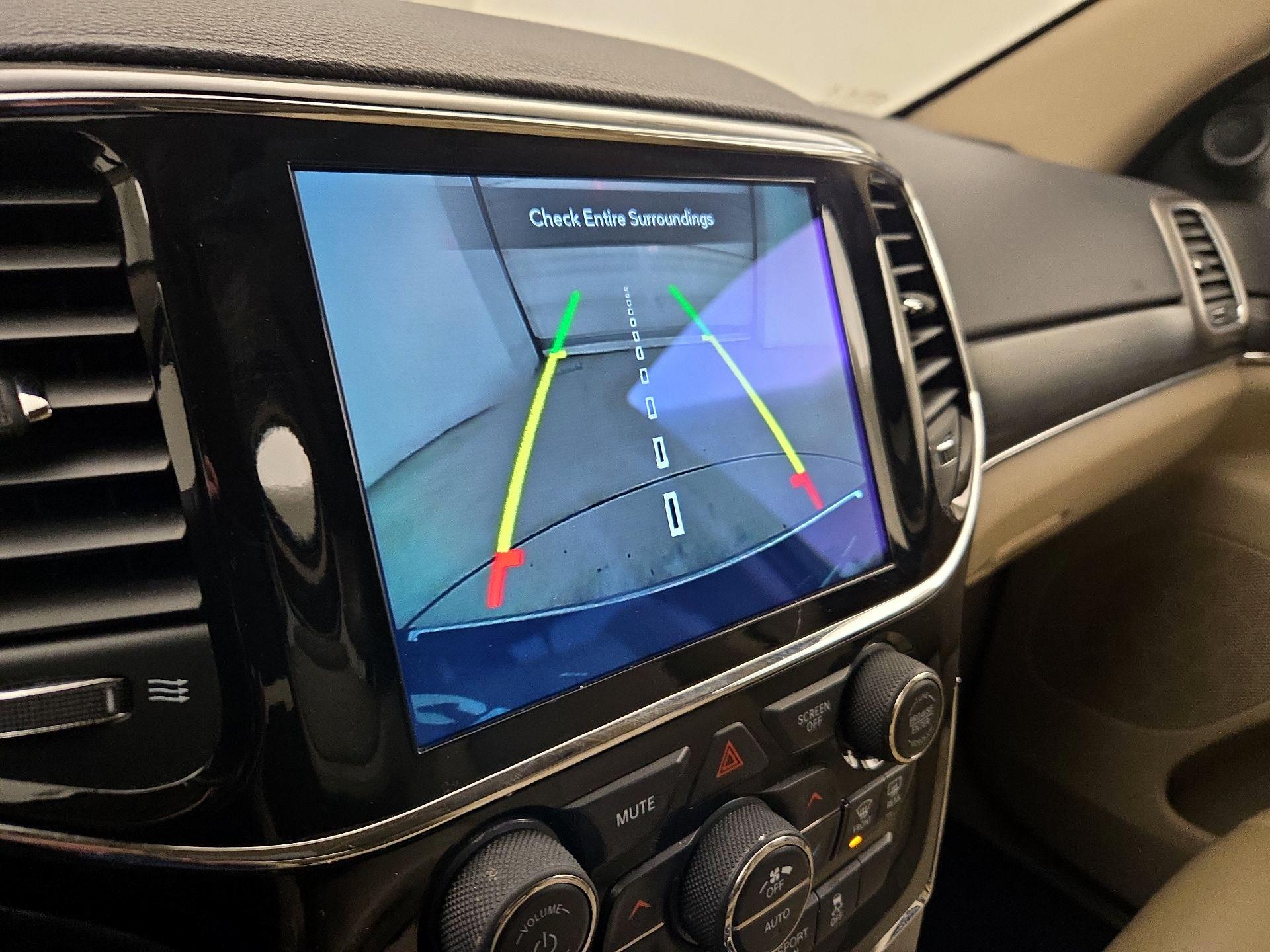 Thumbnail: 2020 Jeep Grand Cherokee - 15