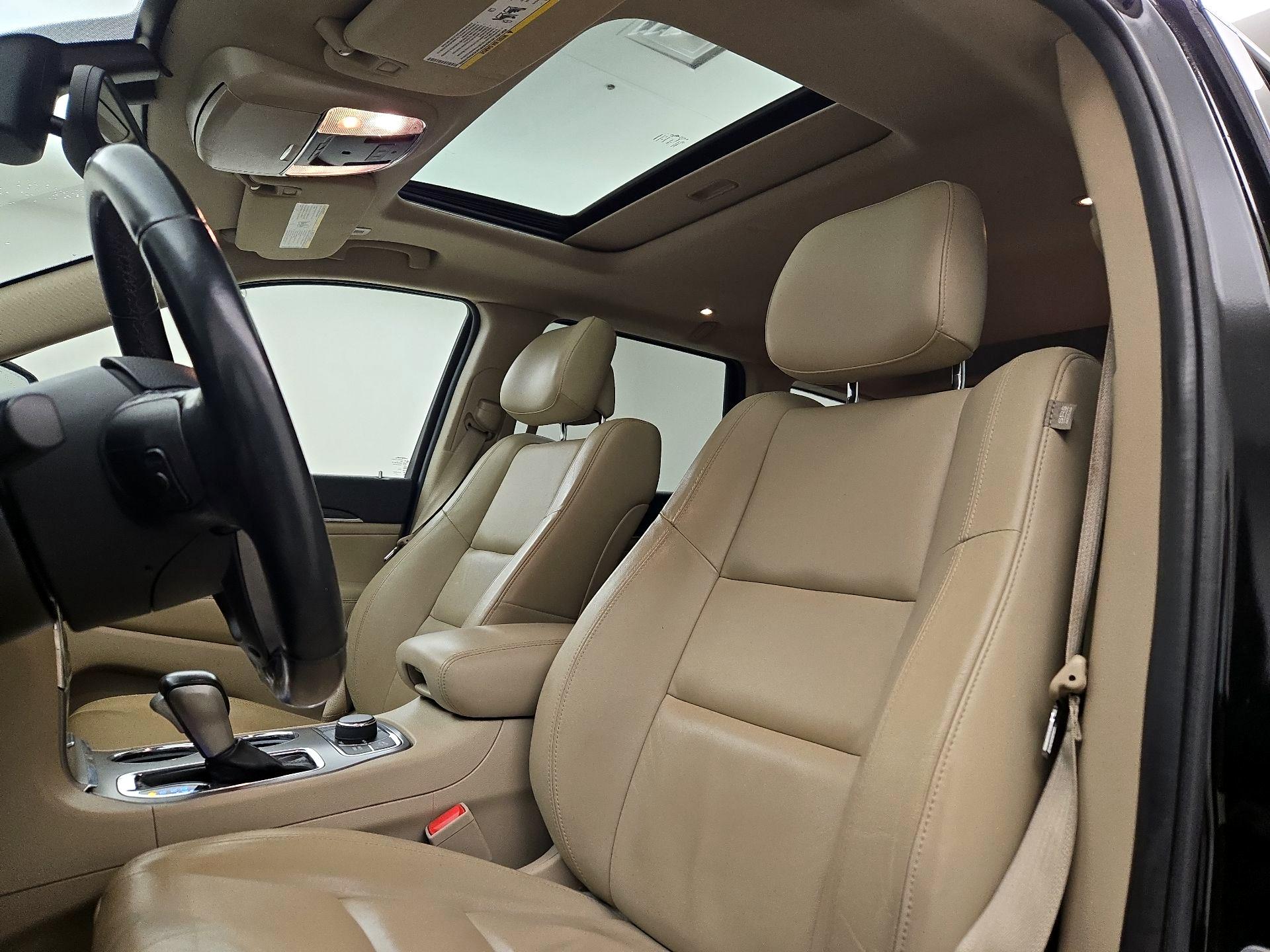 Thumbnail: 2020 Jeep Grand Cherokee - 20