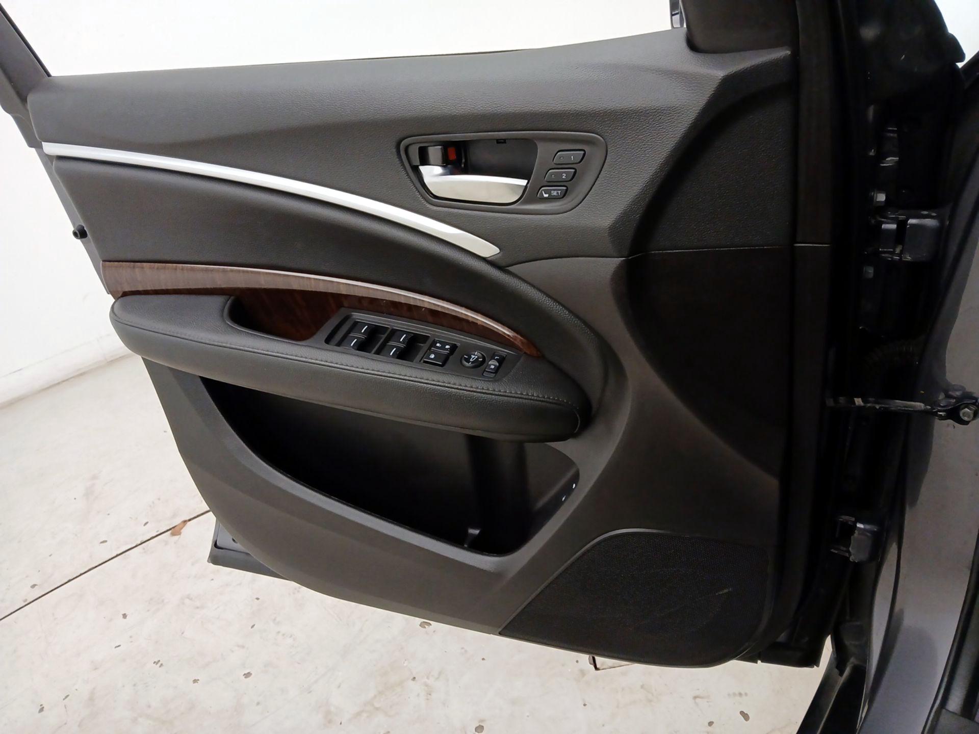 Thumbnail: 2020 Acura MDX - 12