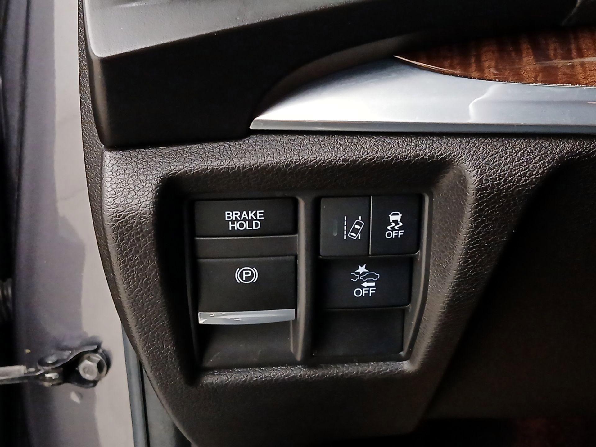 Thumbnail: 2020 Acura MDX - 13