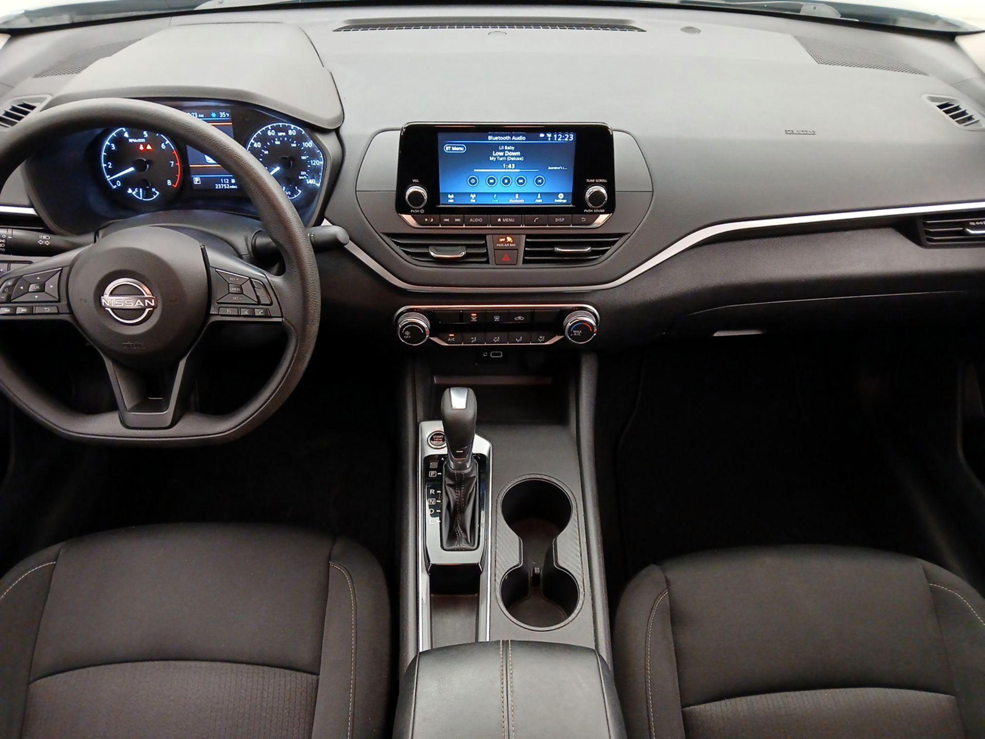 Thumbnail: 2023 Nissan Altima - 9