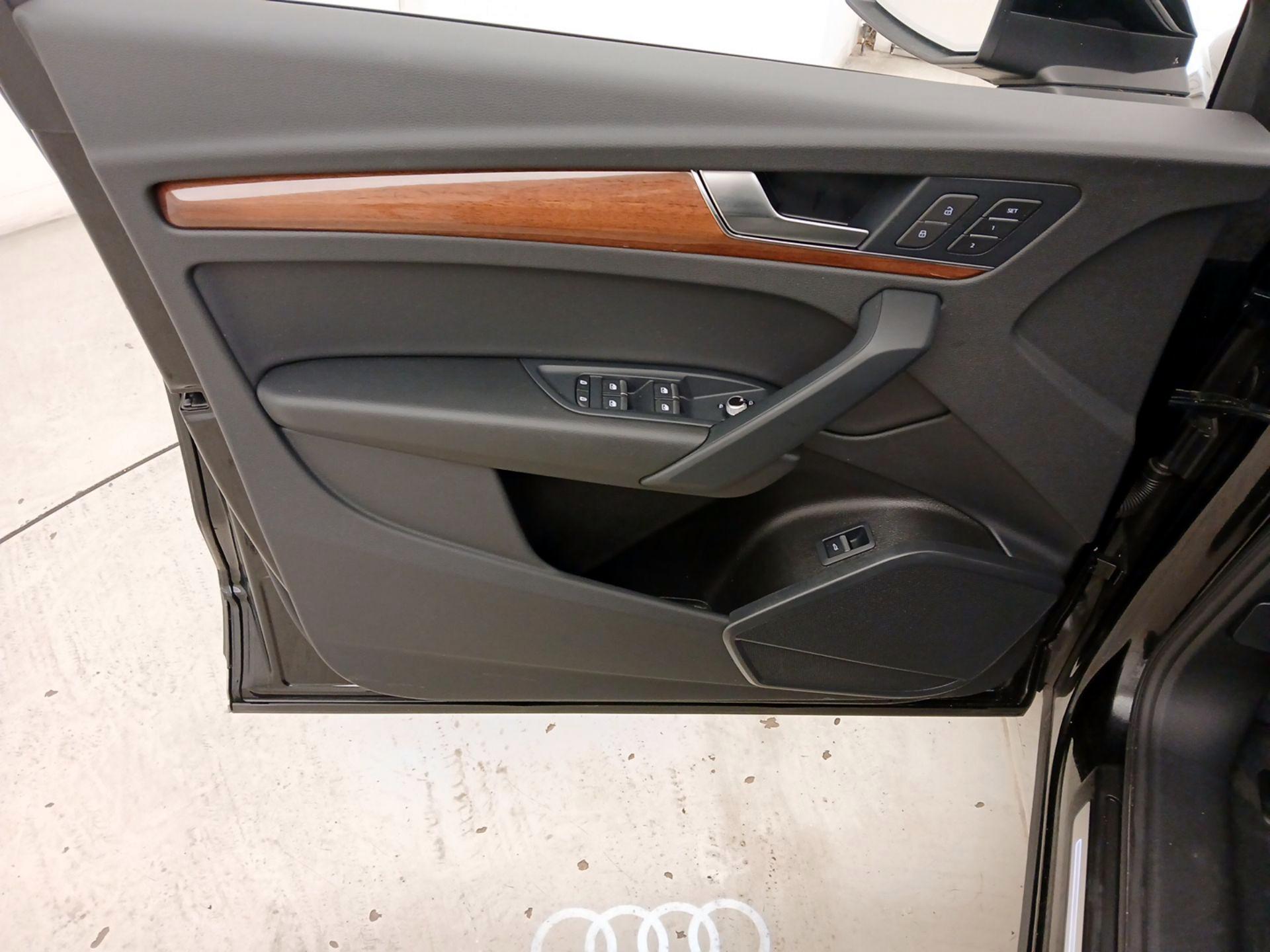 Thumbnail: 2022 Audi Q5 - 12