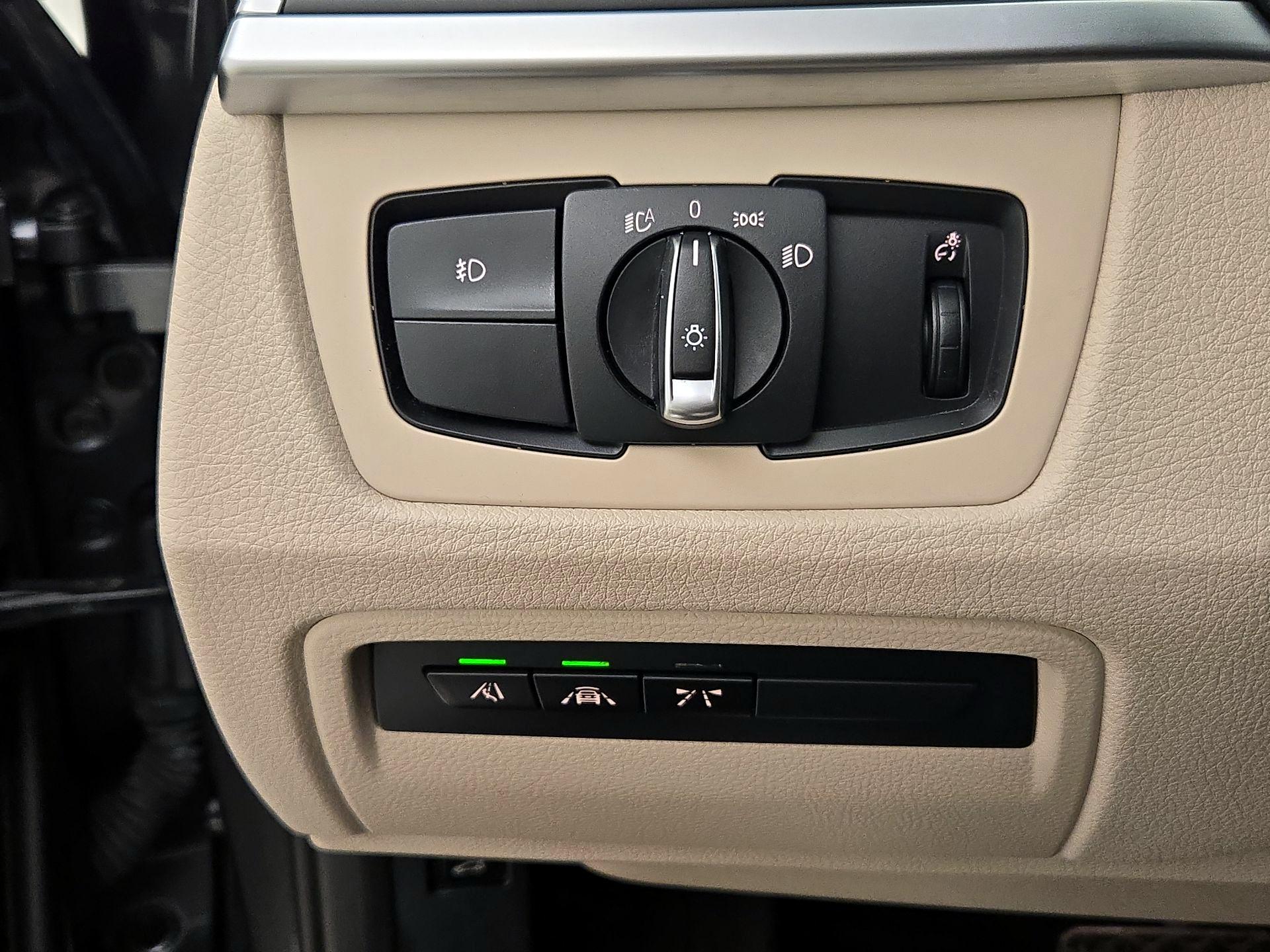 Thumbnail: 2016 BMW 3 Series - 13