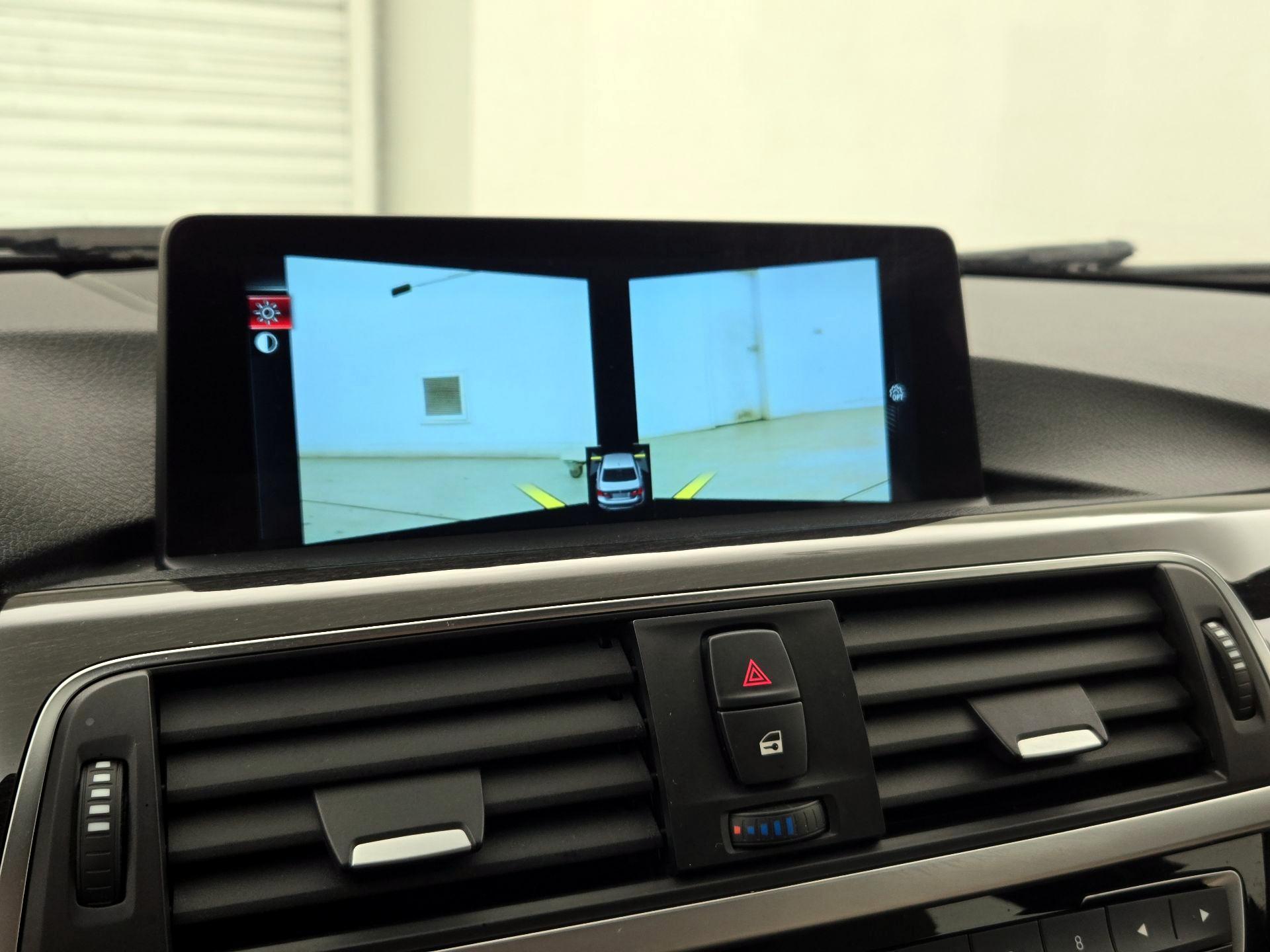 Thumbnail: 2016 BMW 3 Series - 15