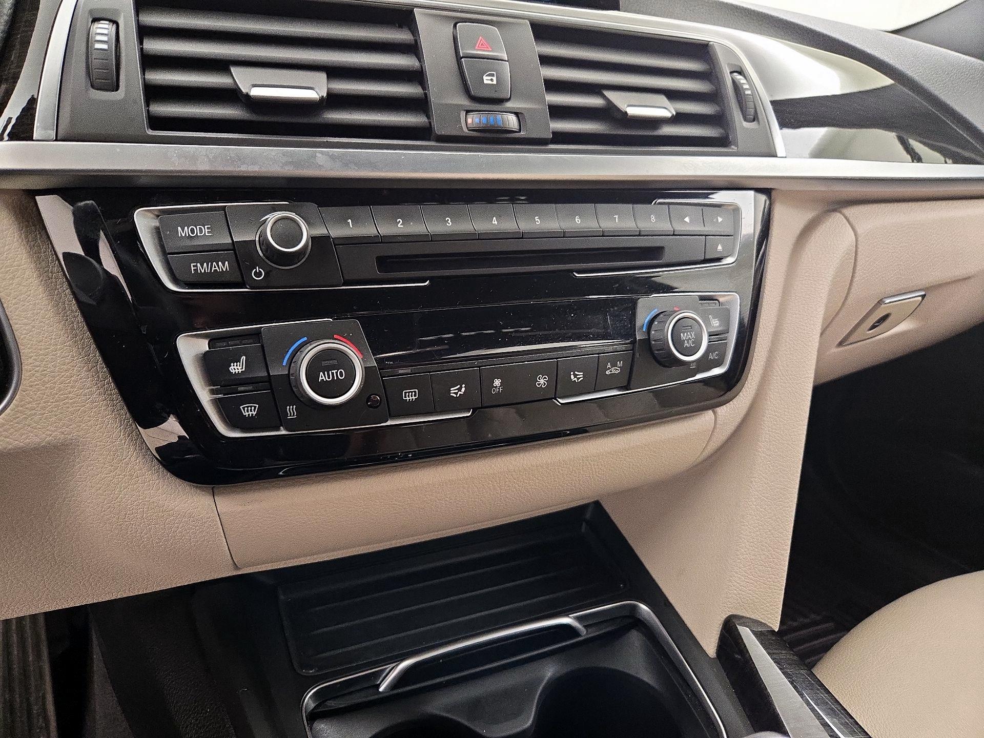 Thumbnail: 2016 BMW 3 Series - 17