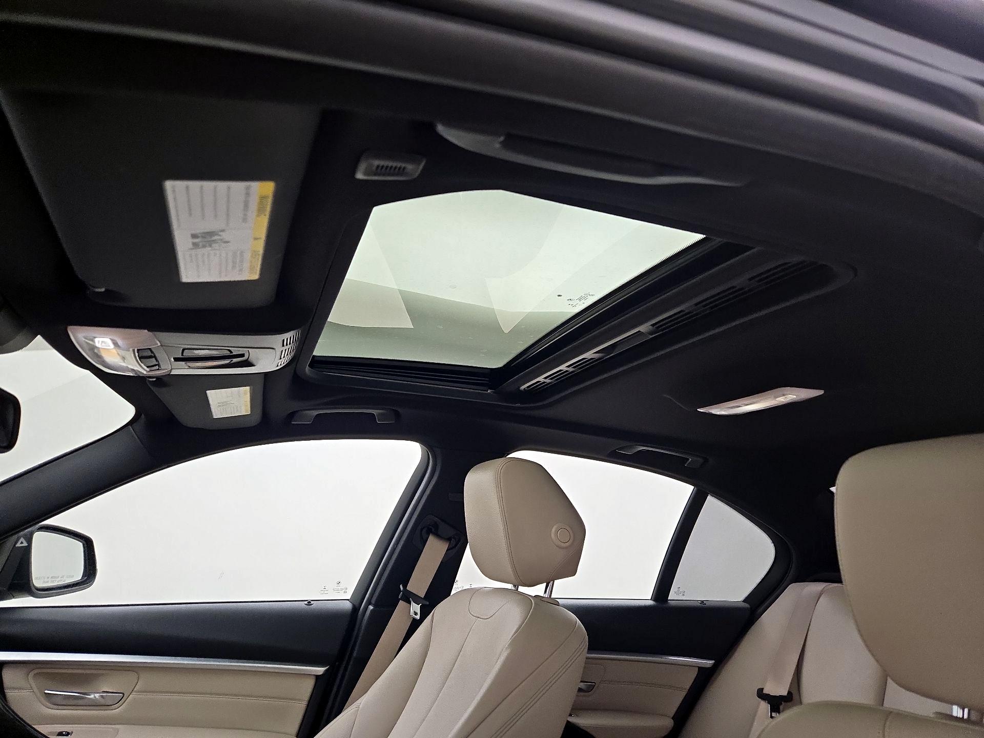 Thumbnail: 2016 BMW 3 Series - 20