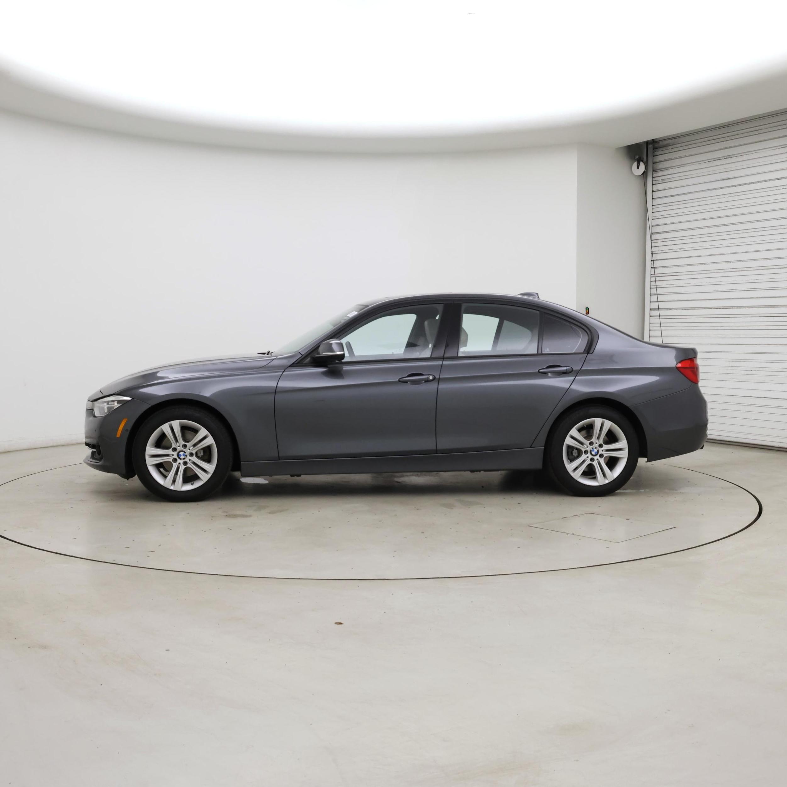 Thumbnail: 2016 BMW 3 Series - 3