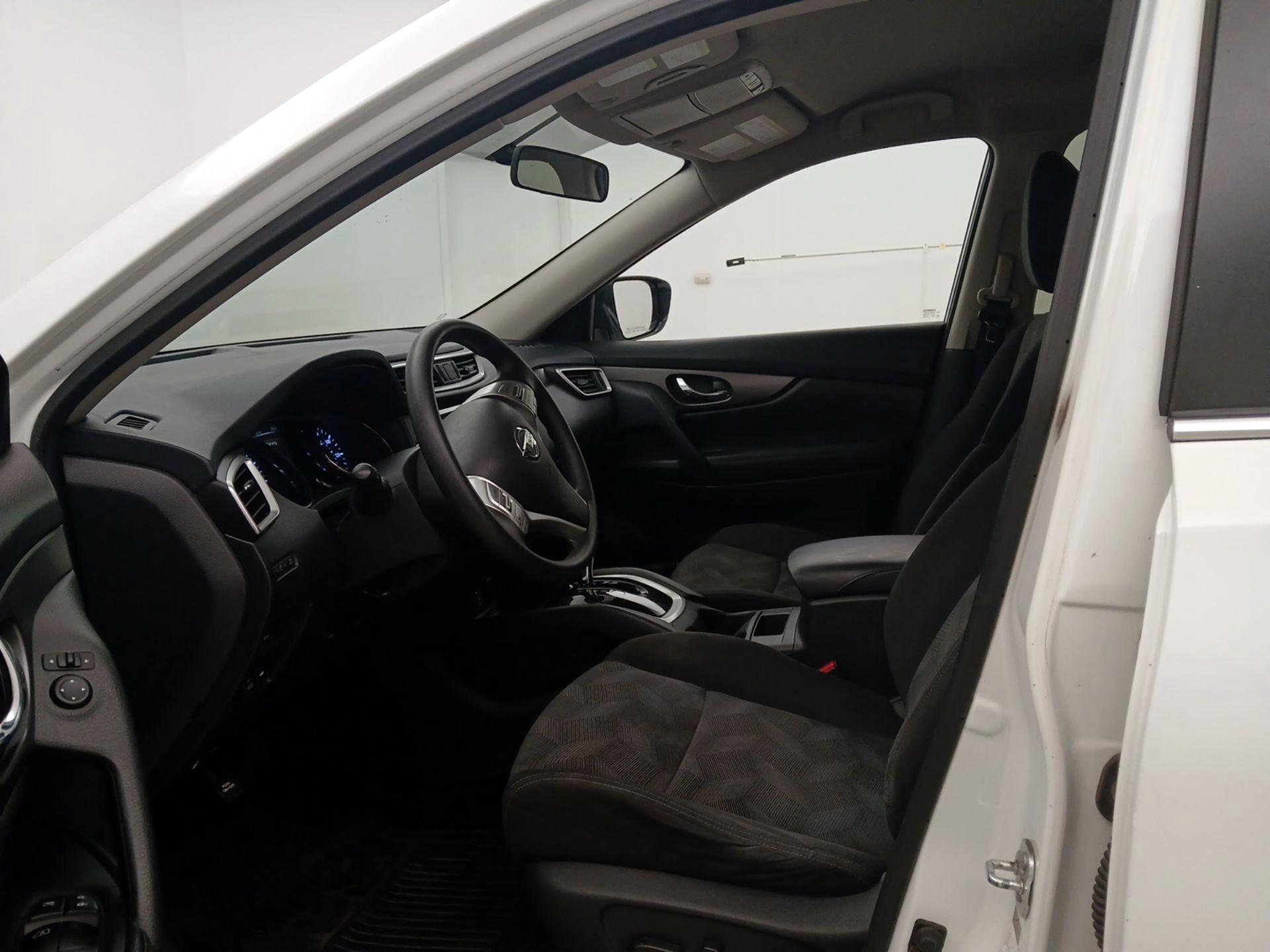 Thumbnail: 2016 Nissan Rogue - 11