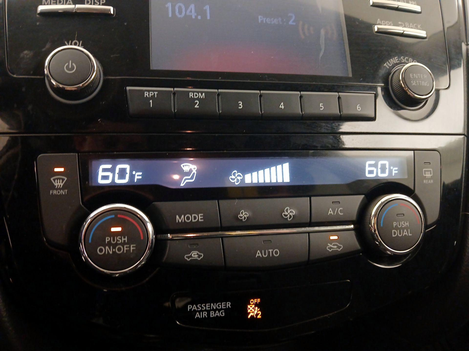 Thumbnail: 2016 Nissan Rogue - 16