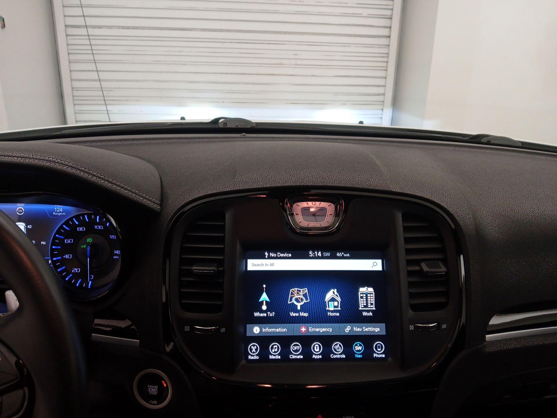 Thumbnail: 2017 Chrysler 300 - 9