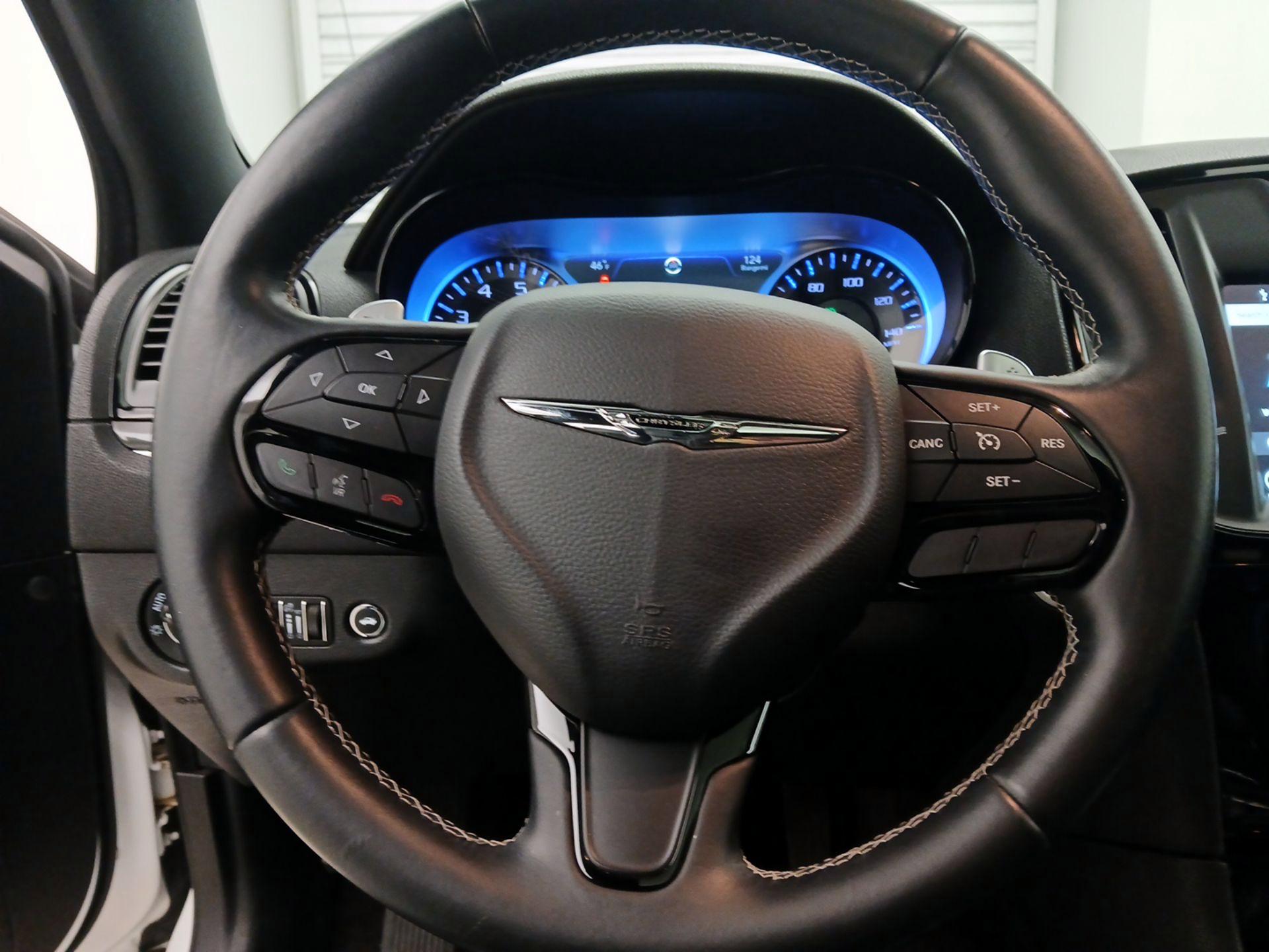 Thumbnail: 2017 Chrysler 300 - 10