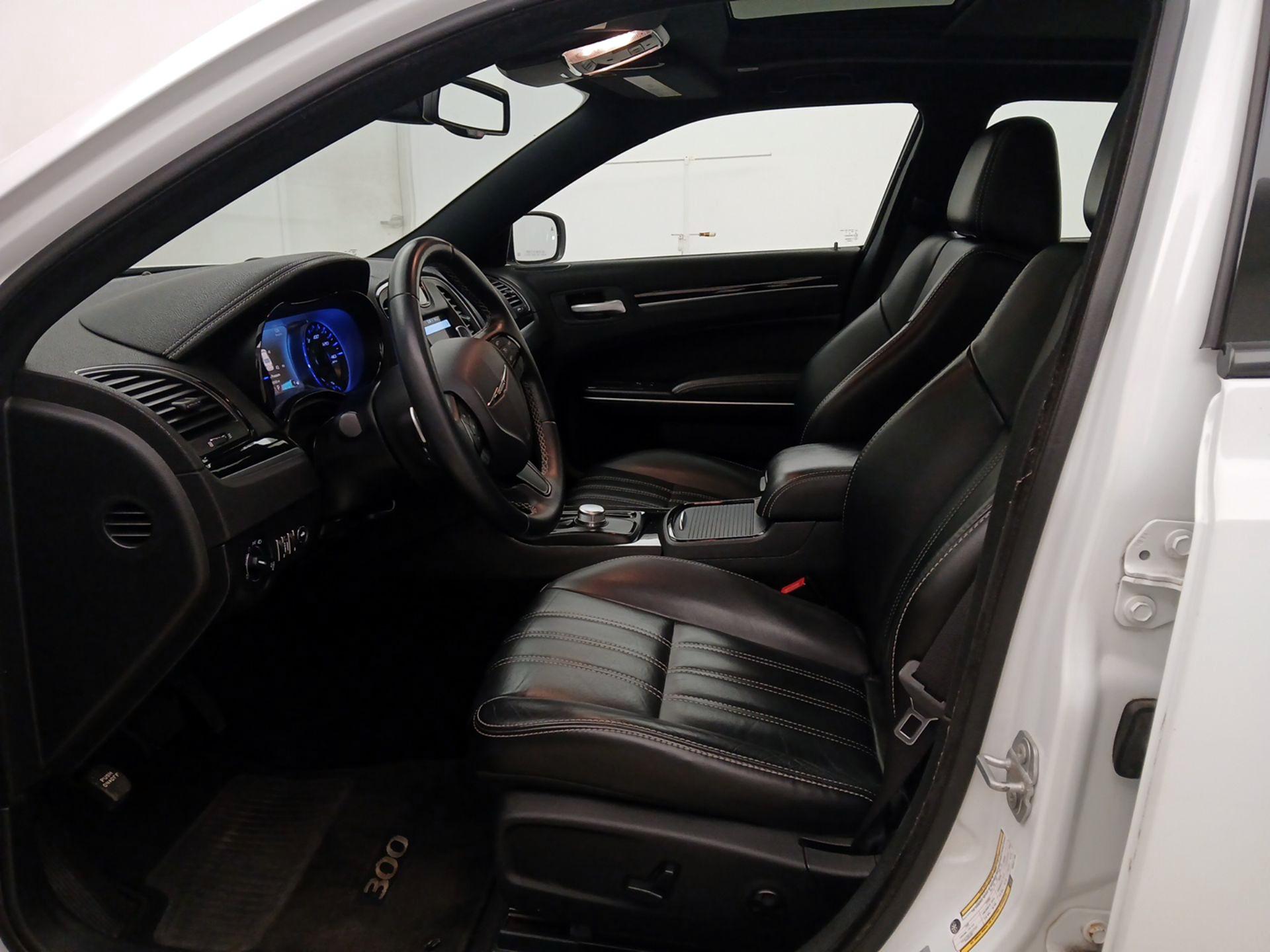 Thumbnail: 2017 Chrysler 300 - 11