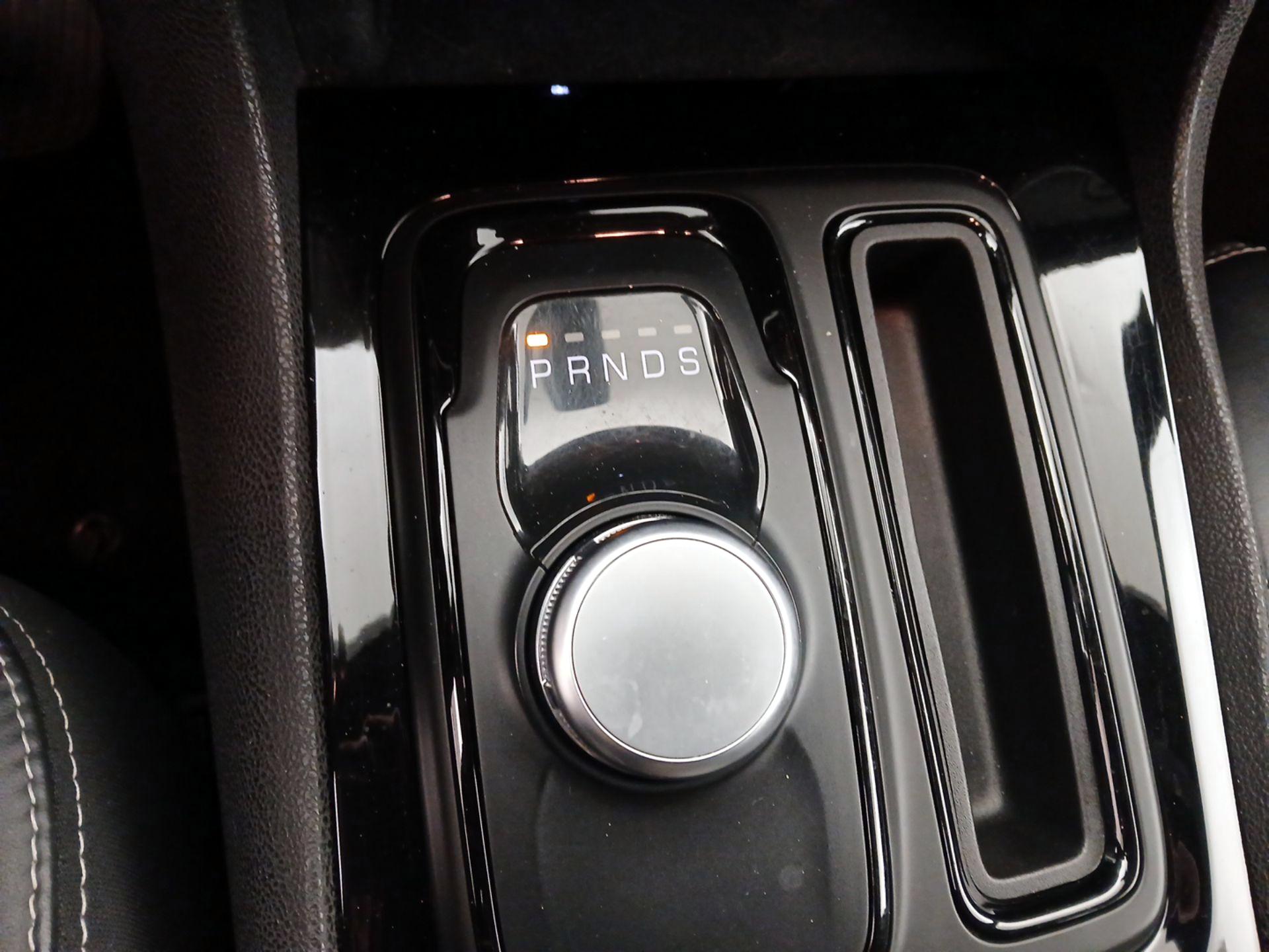 Thumbnail: 2017 Chrysler 300 - 18