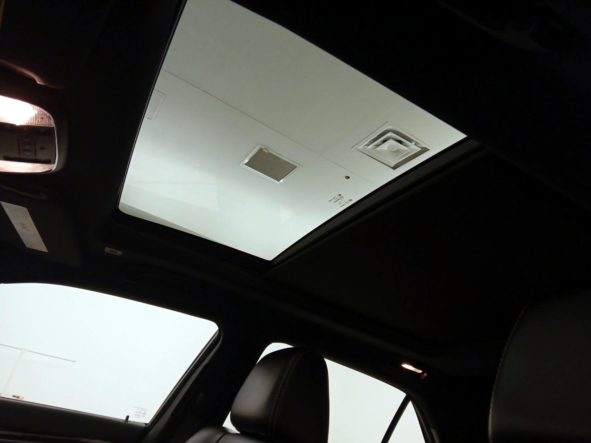 Thumbnail: 2017 Chrysler 300 - 20