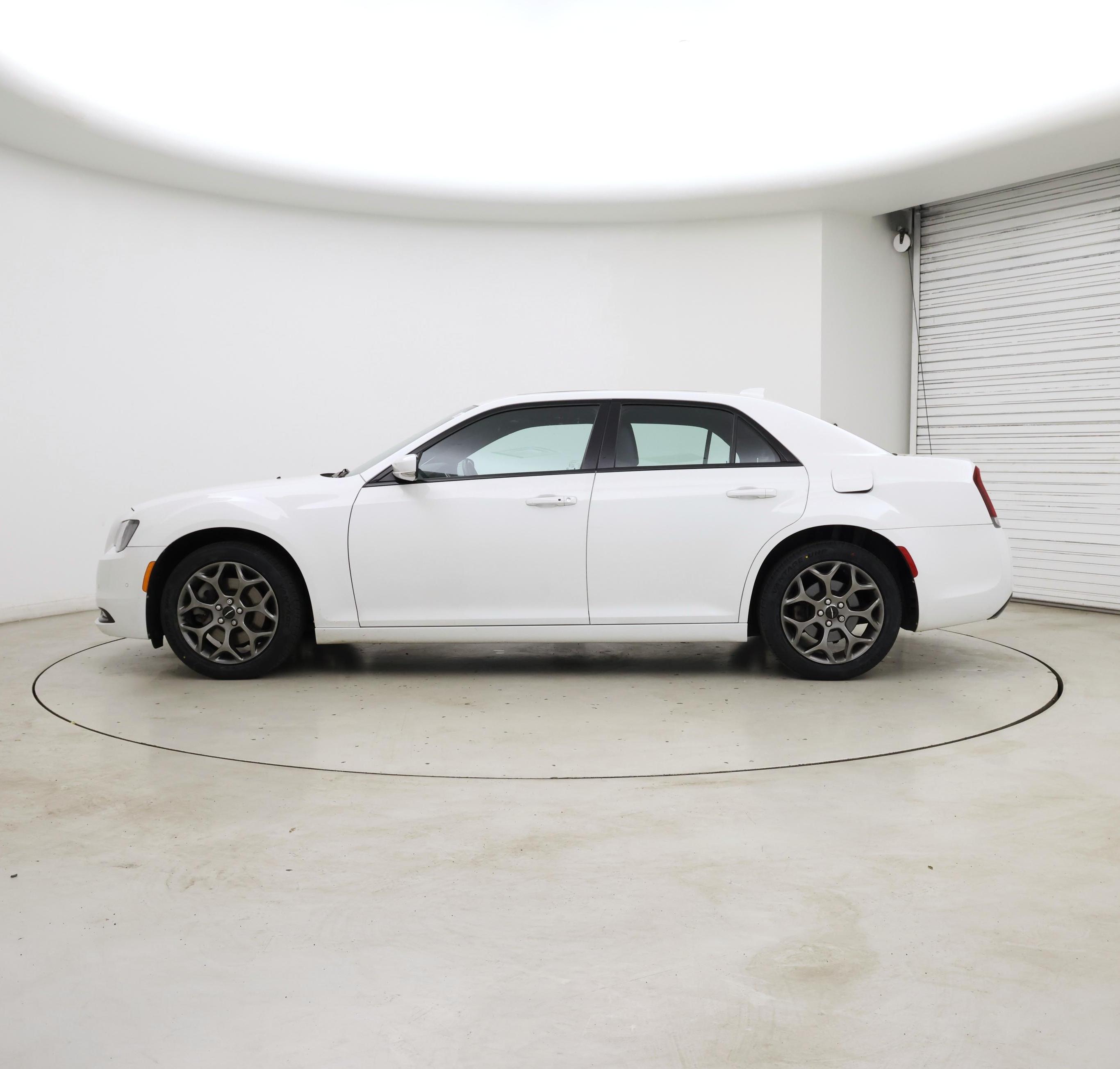 Thumbnail: 2017 Chrysler 300 - 3