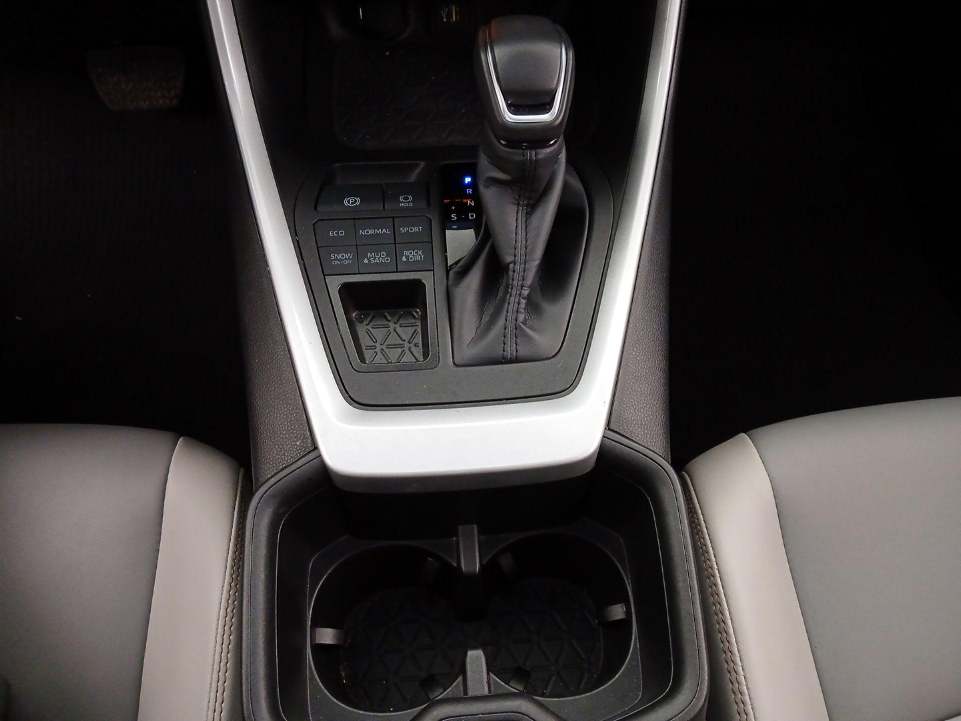 Thumbnail: 2024 Toyota RAV4 - 17