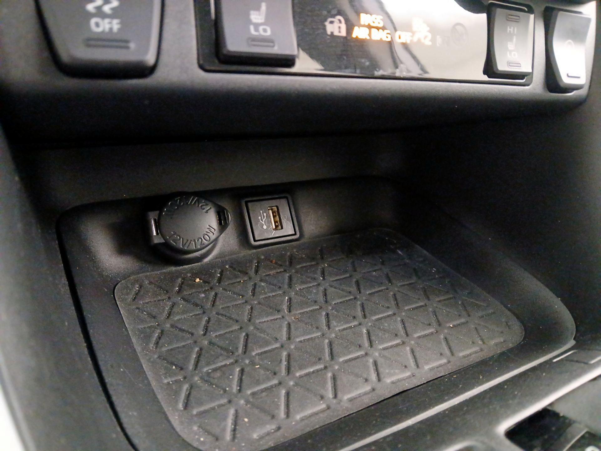 Thumbnail: 2024 Toyota RAV4 - 18